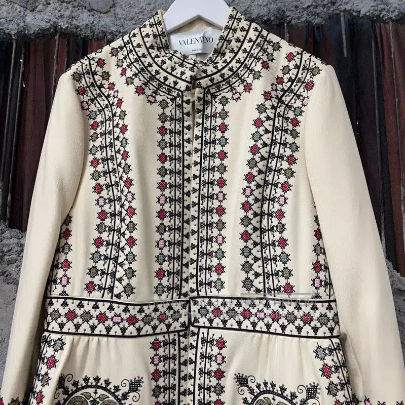 Valentino Valentino Long Beigey Coat for Women . Size XXS / US 00 / IT 34 - 3 Thumbnail