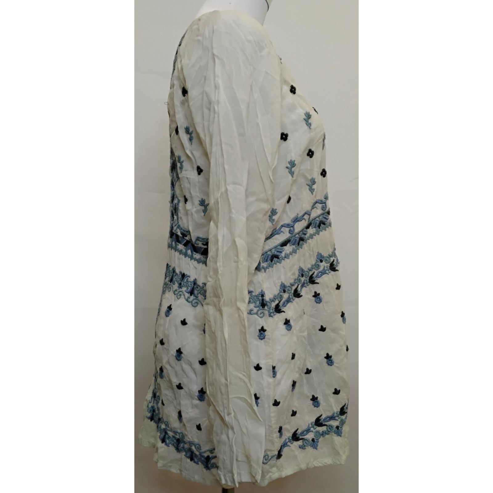 Johnny Was Johnny Was Blouse Women's Small White/Blue Embroidered Size S / US 4 / IT 40 - 4 Thumbnail