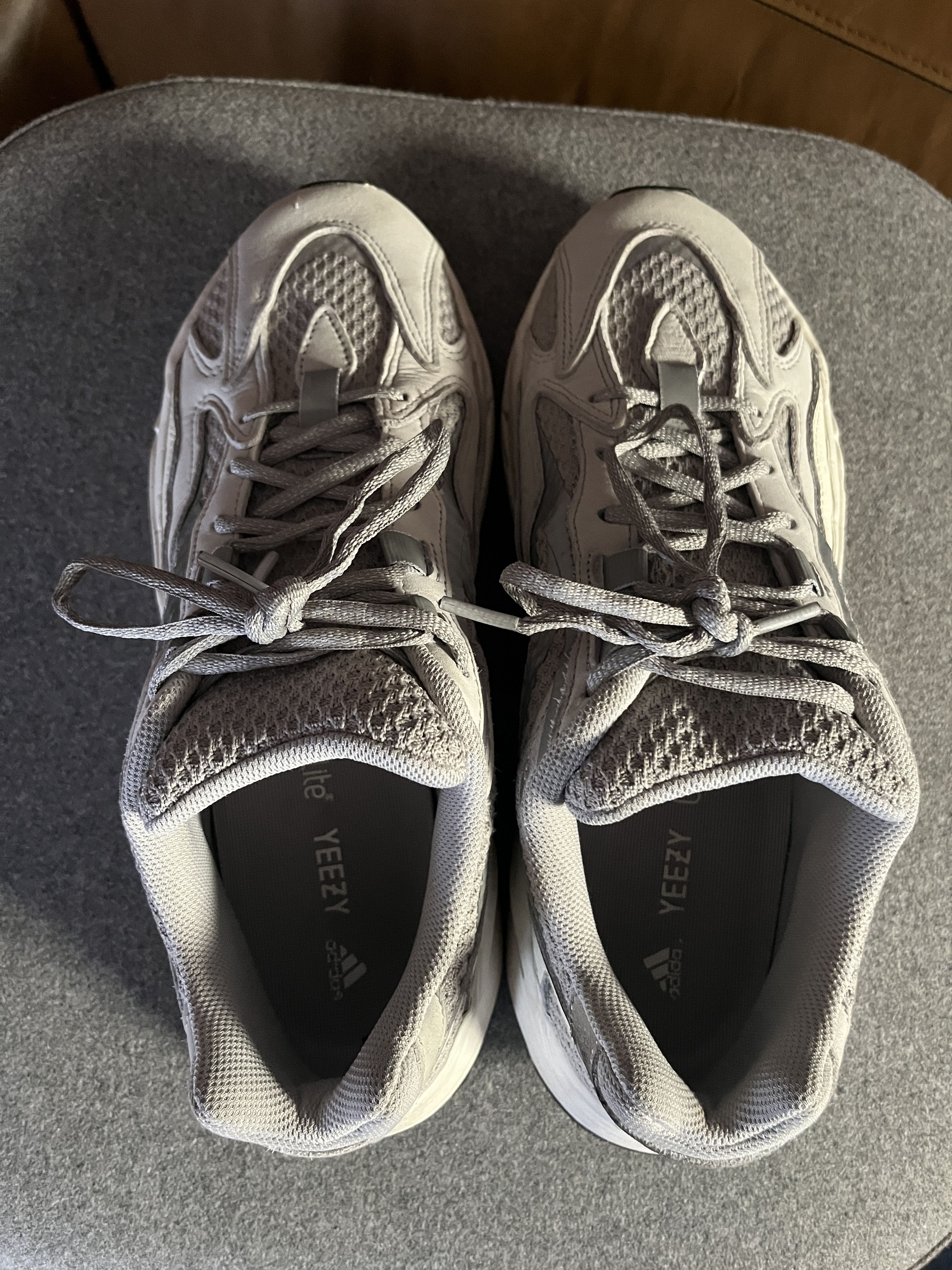 Adidas Yeezy 700v2 Static Size US 12.5 / EU 45-46 - 5 Thumbnail