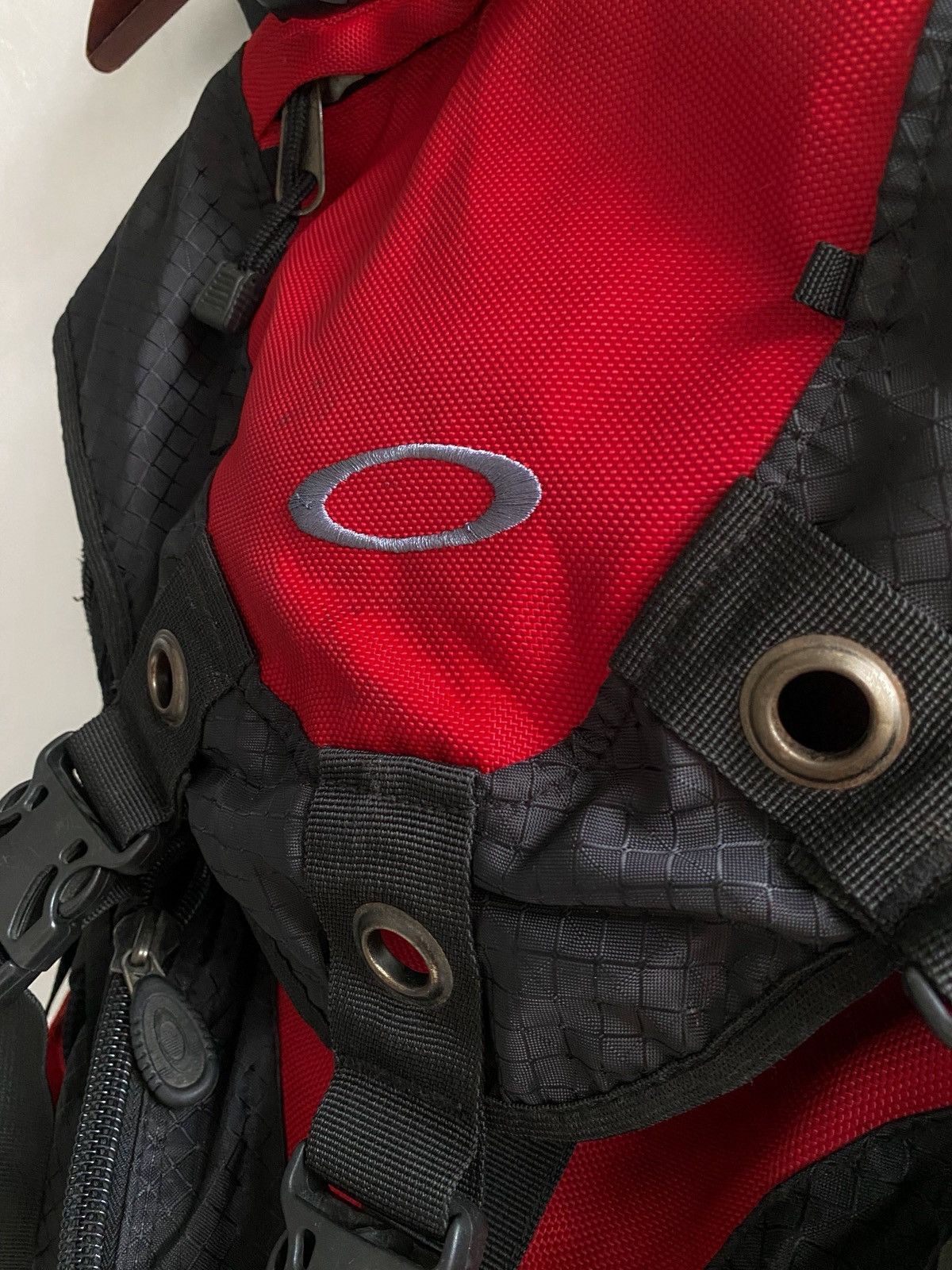 Oakley Vtg Oakley Backpack Size 30 - 4 Thumbnail