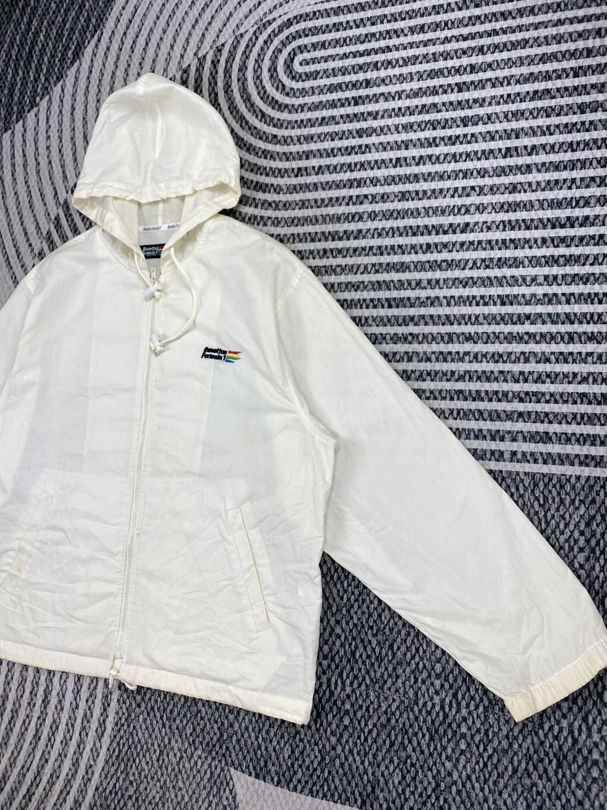 Benetton Vintage Benetton Formula 1 Zip-Up Hooded Design Windbreaker Size US L / EU 52-54 / 3 - 4 Thumbnail