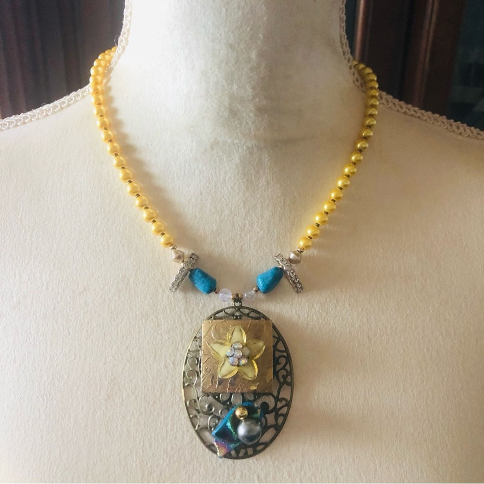 Handmade Handcrafted repurpose art glass Pearl necklace Size ONE SIZE - 2 Thumbnail