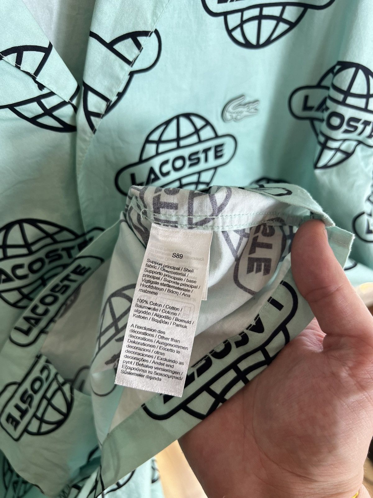 Lacoste Lacoste Globe Print Relaxed Fit Shirt XL – Rare Viral Piece Size US XL / EU 56 / 4 - 11 Thumbnail