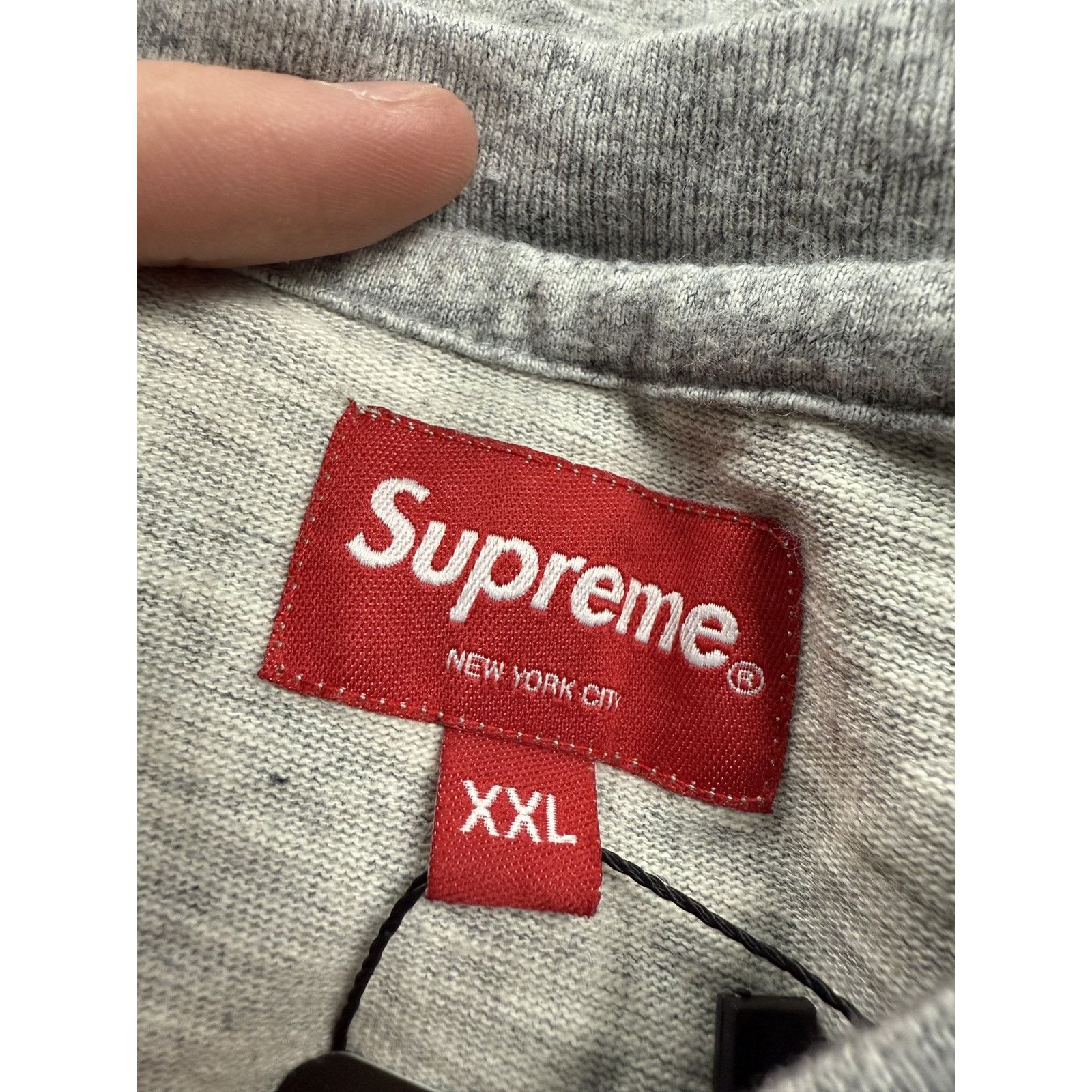 Supreme Supreme Pocket Logo Tee Grey Used XXL Size US XXL / EU 58 / 5 - 2 Thumbnail