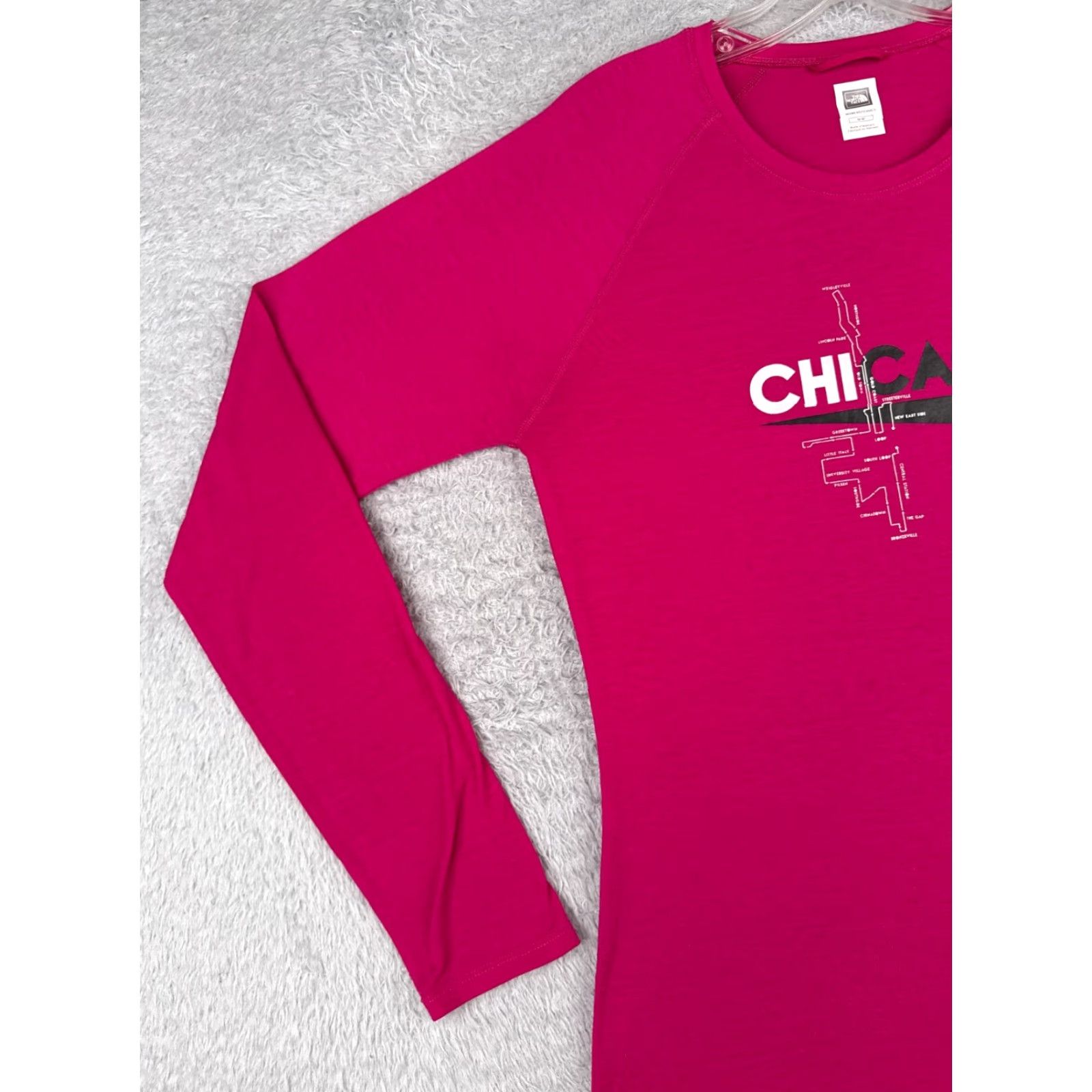 The North Face The North Face Shirt Women Medium Pink Long Sleeve Crew Neck Poly Blend Chicago Size M / US 6-8 / IT 42-44 - 3 Thumbnail
