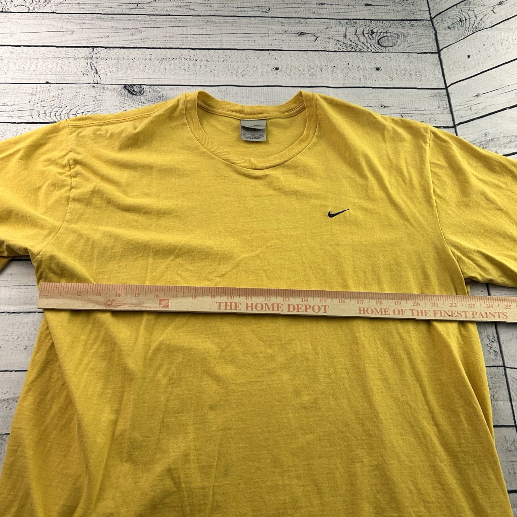 Nike Vintage Nike Short Sleeve T Shirt Men 2XL Yellow Essential Check Shirt Mens XXL Nike Short Sleeve T-Shirt Yellow 2XL Vintage Size US XXL / EU 58 / 5 - 5 Thumbnail