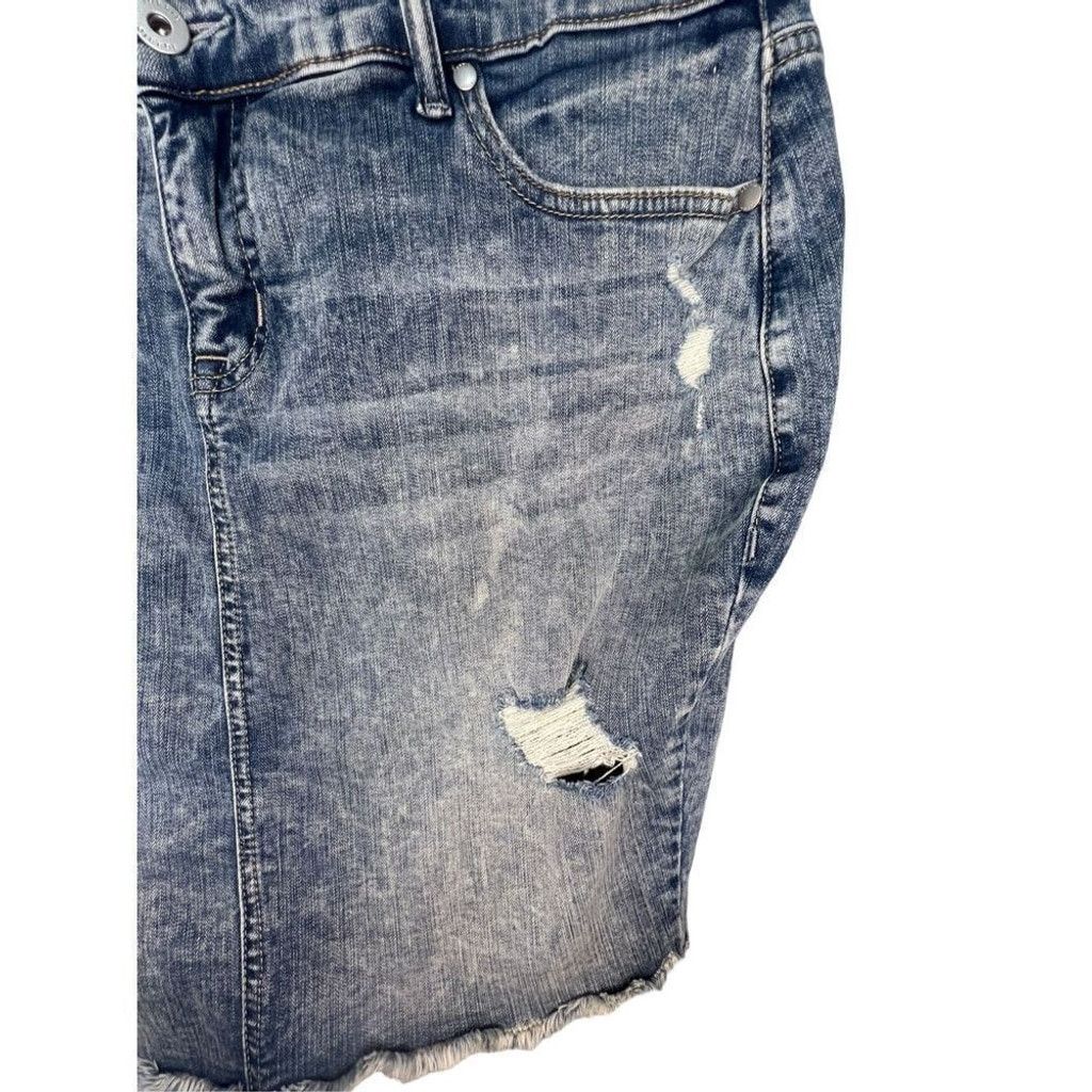 Torrid Torrid Distressed Acid Washed Mid-Rise Denim Pencil Skirt Size 40" / US 18 - 2 Thumbnail