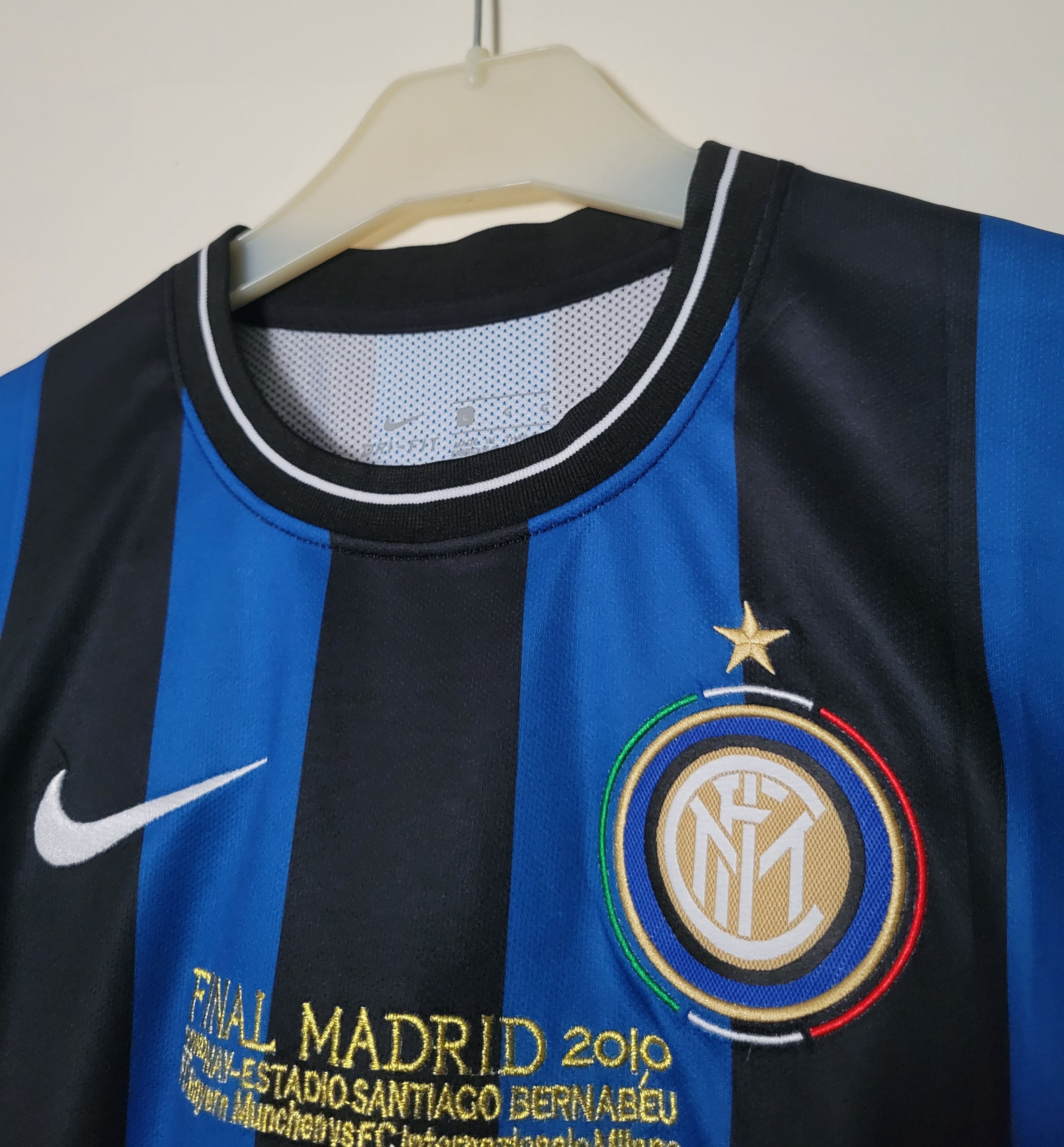 Other Inter Milan 2009-2010 Eto’o 9 Vintage Retro Football Jersey Size US L / EU 52-54 / 3 - 4 Thumbnail