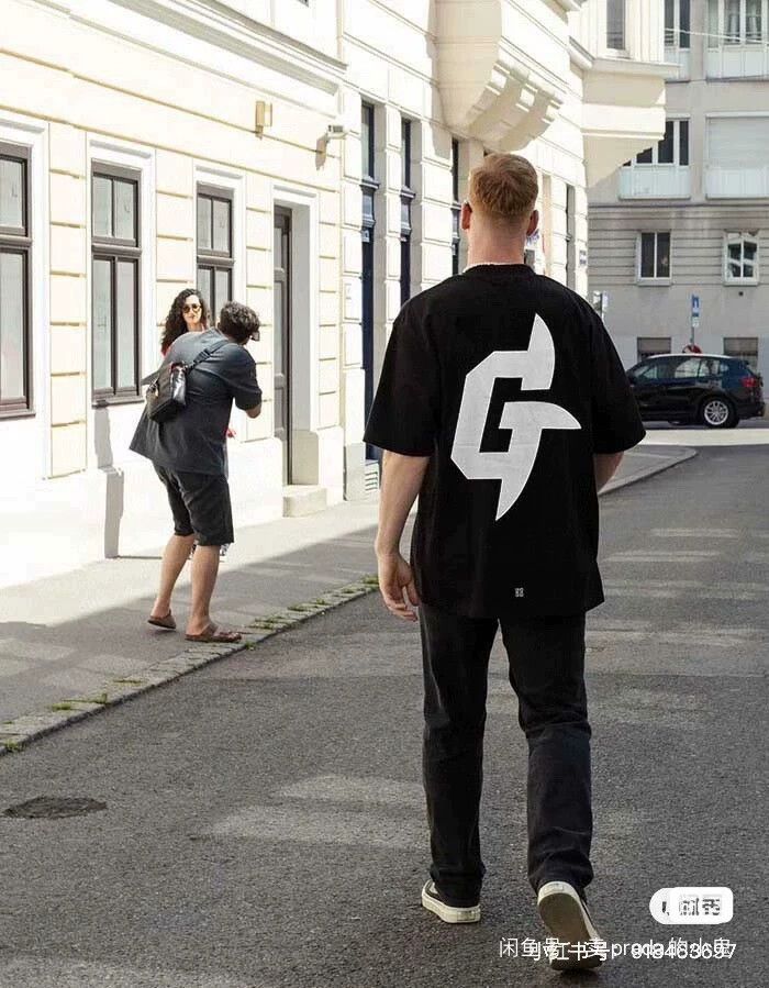 Givenchy Givenchy Back G Logo Embroidered Short Sleeve 2506-Nextarro Size US L / EU 52-54 / 3 - 8 Thumbnail