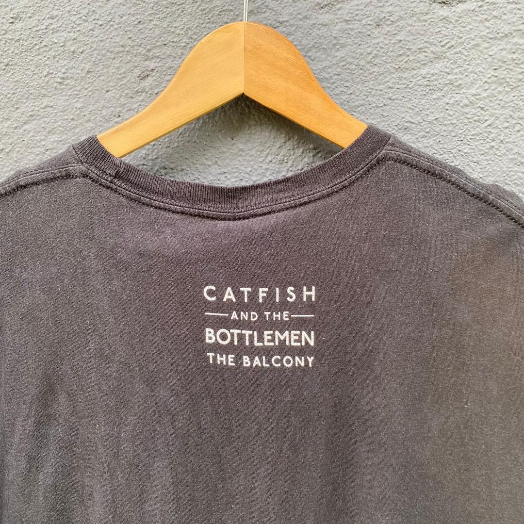 Band Tees Thrashed Faded Vintage Catfish And The Bottlemen Band Tee Size US L / EU 52-54 / 3 - 6 Thumbnail