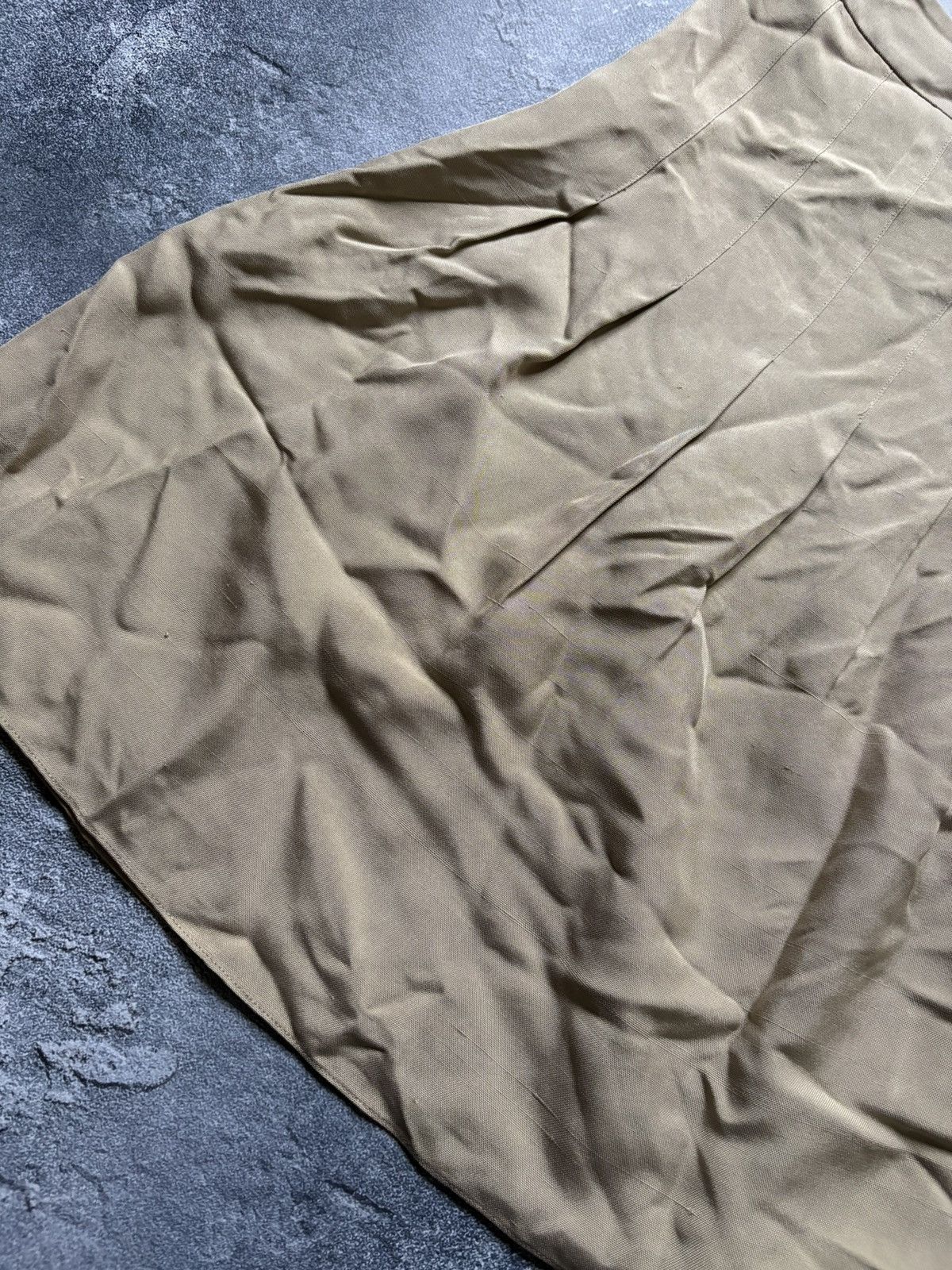 Ralph Lauren Purple Label Ralph Lauren Purple Label Luxury Beige Silk Skirt Size 4 Size 25" / US 0 / IT 36 - 5 Thumbnail