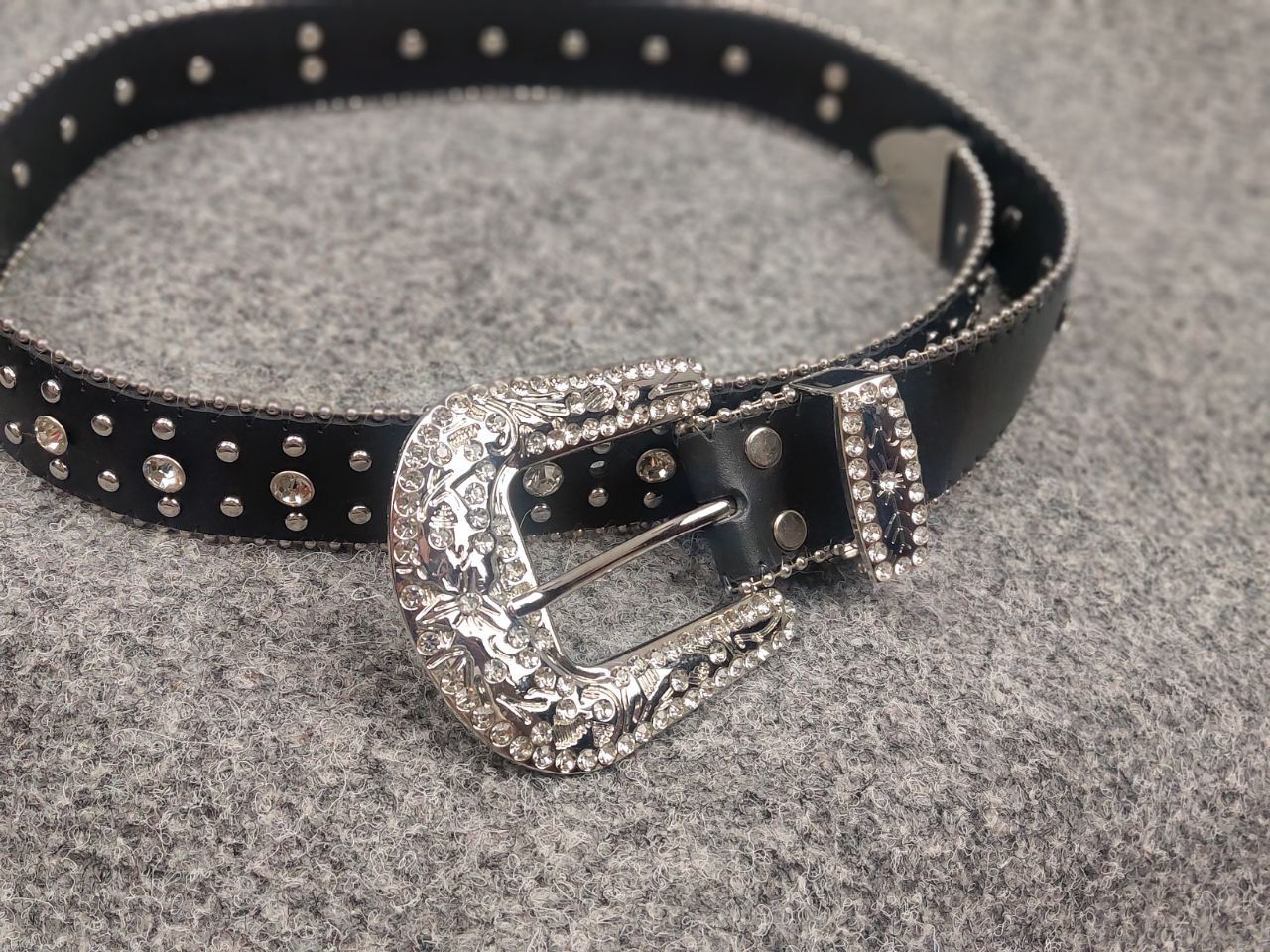 Le Grande Bleu (L.G.B.) Vintage with cross BB. Simon Style Belt Black Leather Y2K Size ONE SIZE - 4 Thumbnail