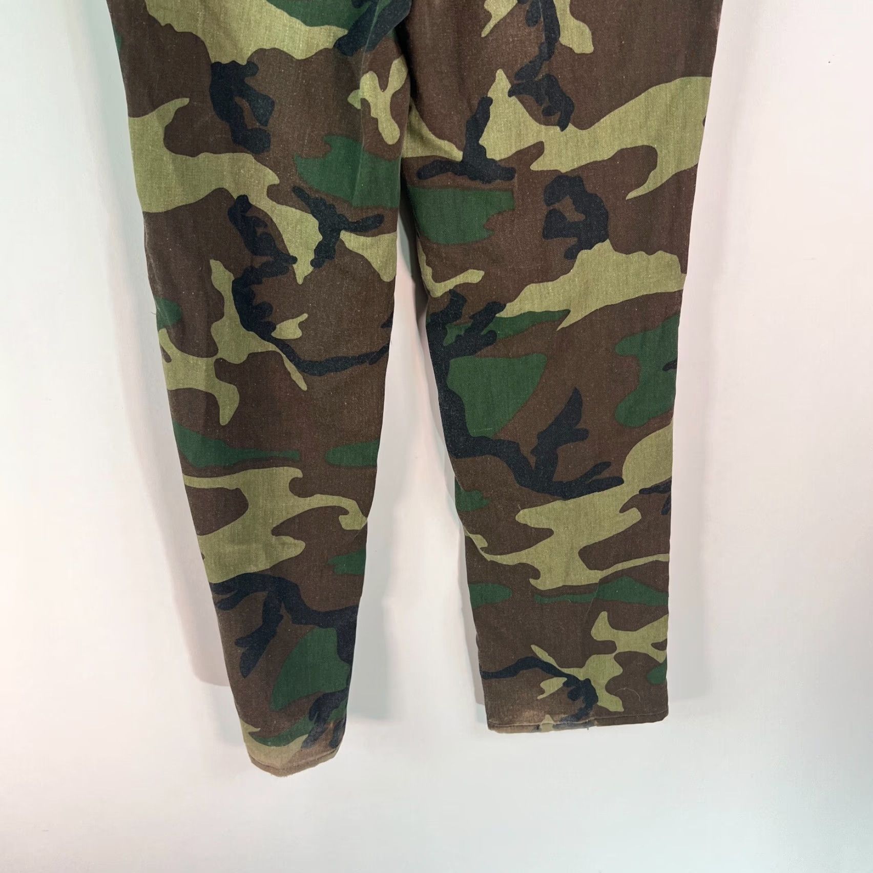 Vintage Womens Camouflage Flat Front Mid Rise Straight Leg Green Chino Pants Size 26X28 Size 26" / US 2 / IT 38 - 6 Thumbnail