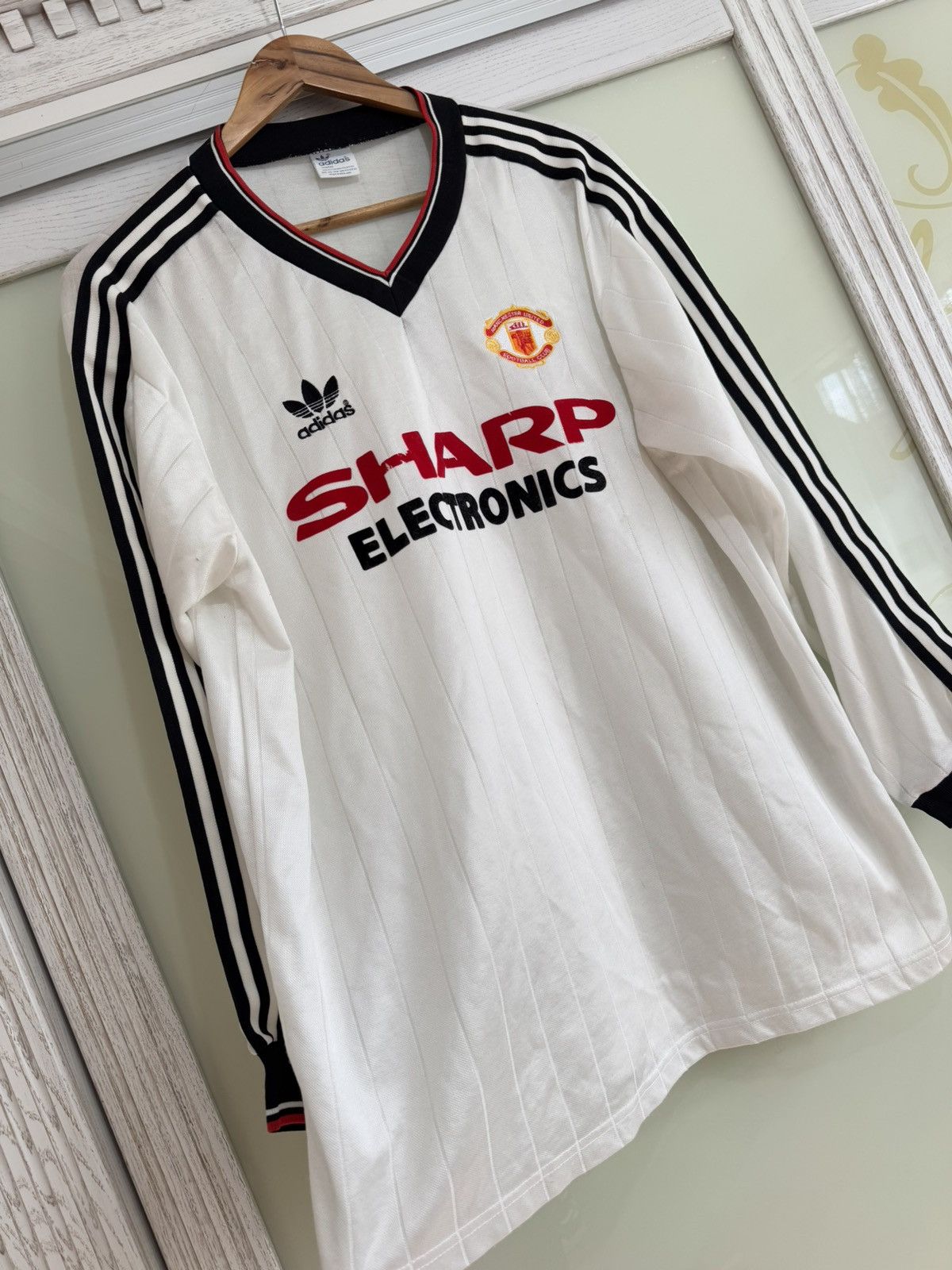 Adidas Very Rare Manchester United 1982-1984 Away Soccer Jersey Kit Size US L / EU 52-54 / 3 - 6 Thumbnail