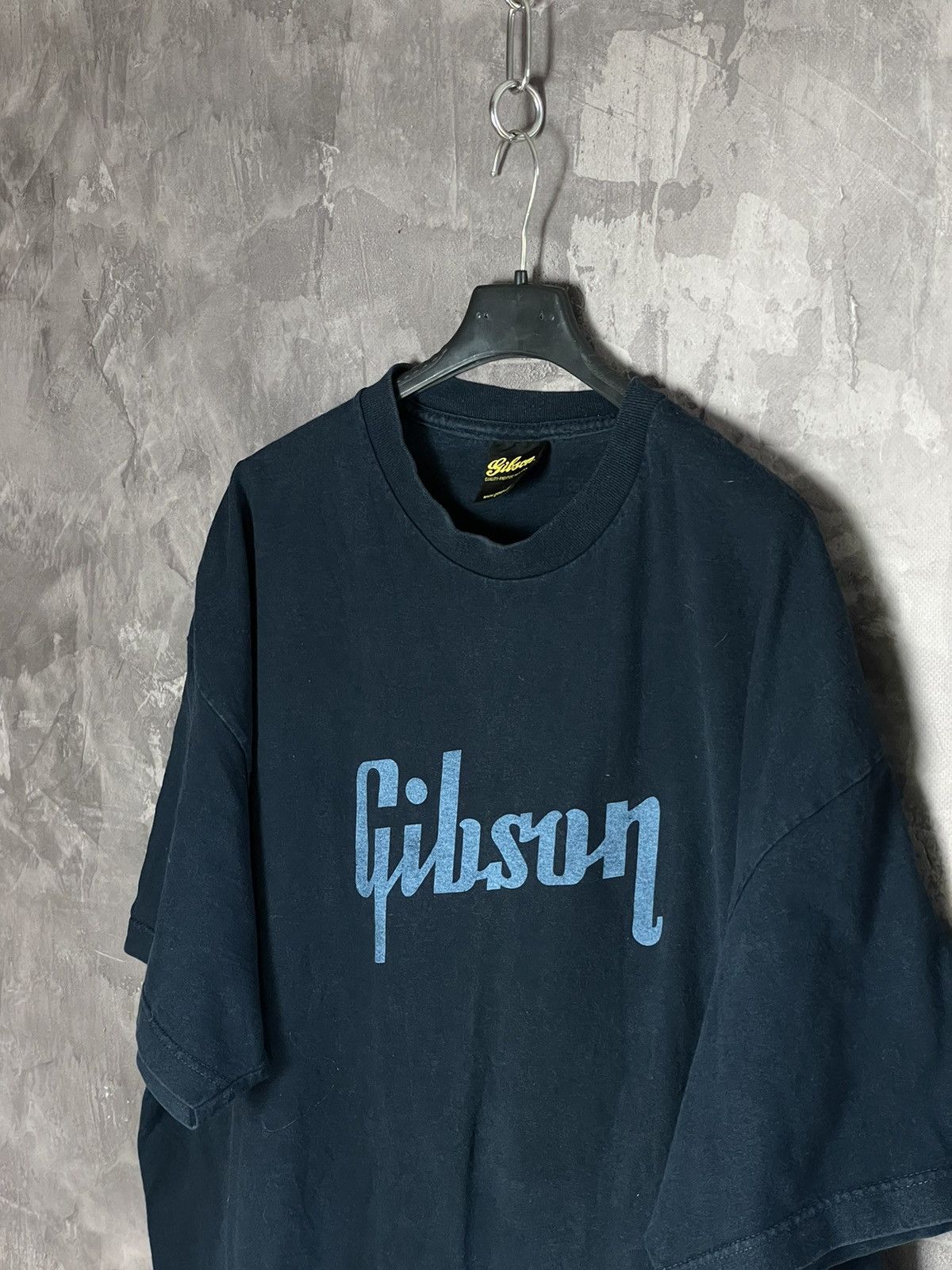 Vintage Vintage 90’s Gibson USA Rock Guitar t-shirt Size US XL / EU 56 / 4 - 6 Thumbnail