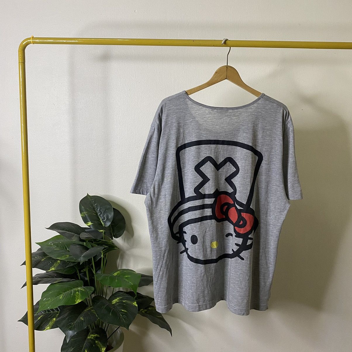 Anime × Japanese Brand × One Piece Vintage Y2K Hello Kitty x One Piece Anime Collaboration Tee Size US XL / EU 56 / 4 - 6 Thumbnail