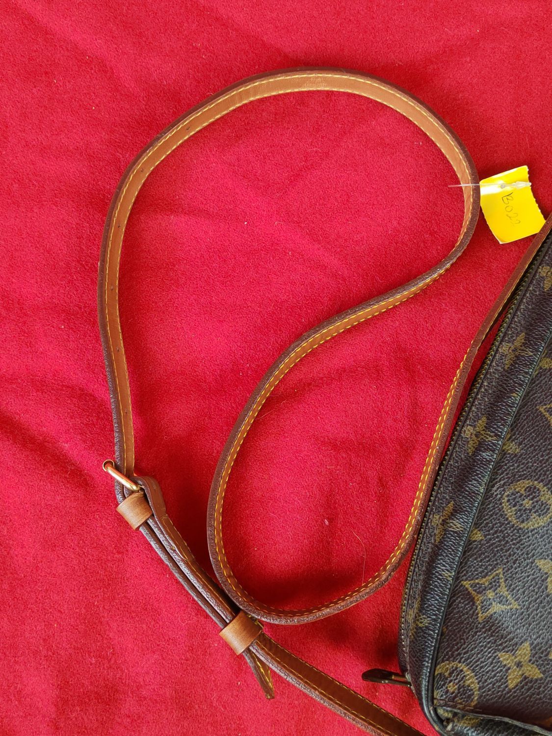Louis Vuitton LV Louis Vuitton monogram Crossbody sling Bag #SB006DLL Size ONE SIZE - 2 Thumbnail