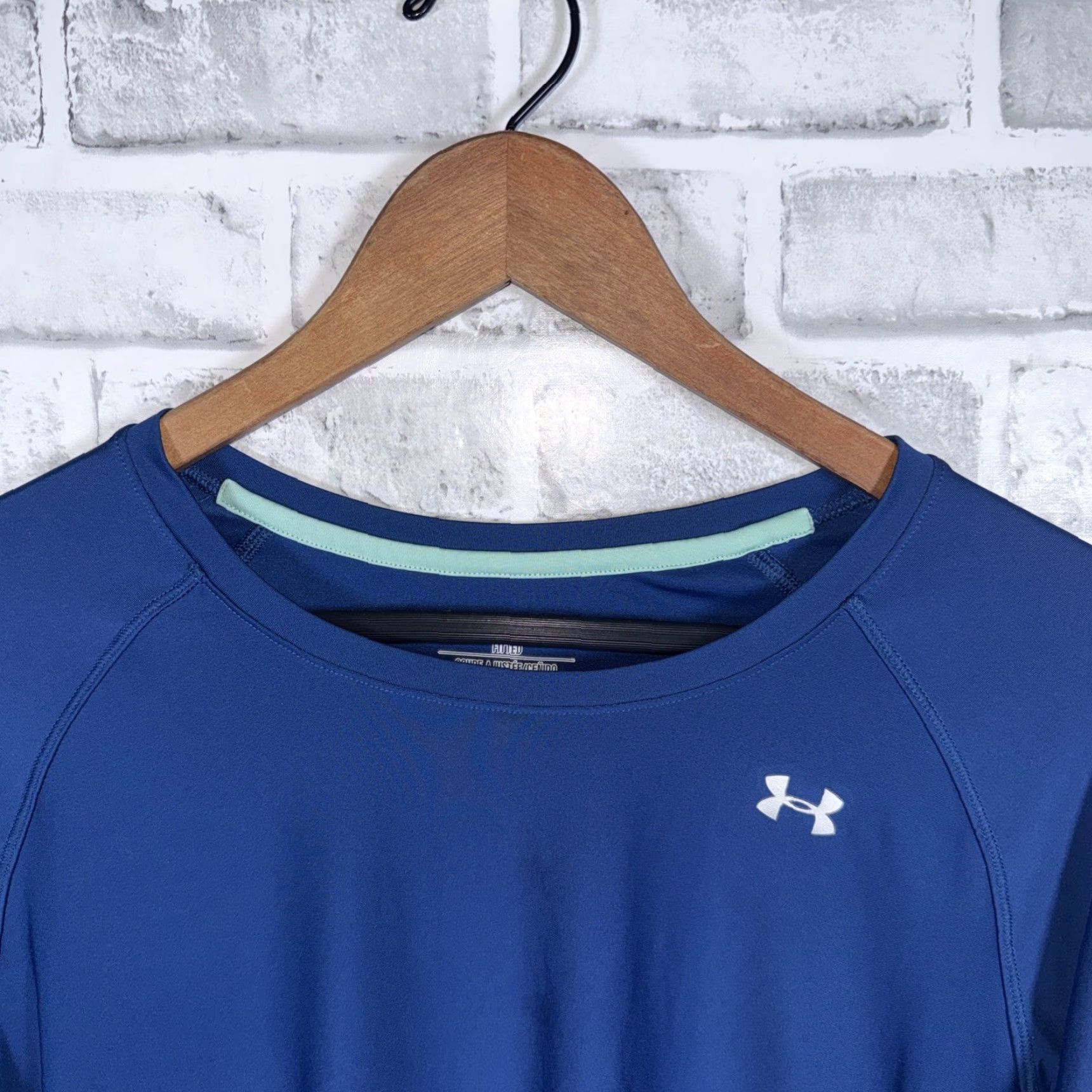 Under Armour Under Armour T-Shirt Women's Blue Long Sleeve Slim Fit HeatGear M Size M / US 6-8 / IT 42-44 - 2 Thumbnail