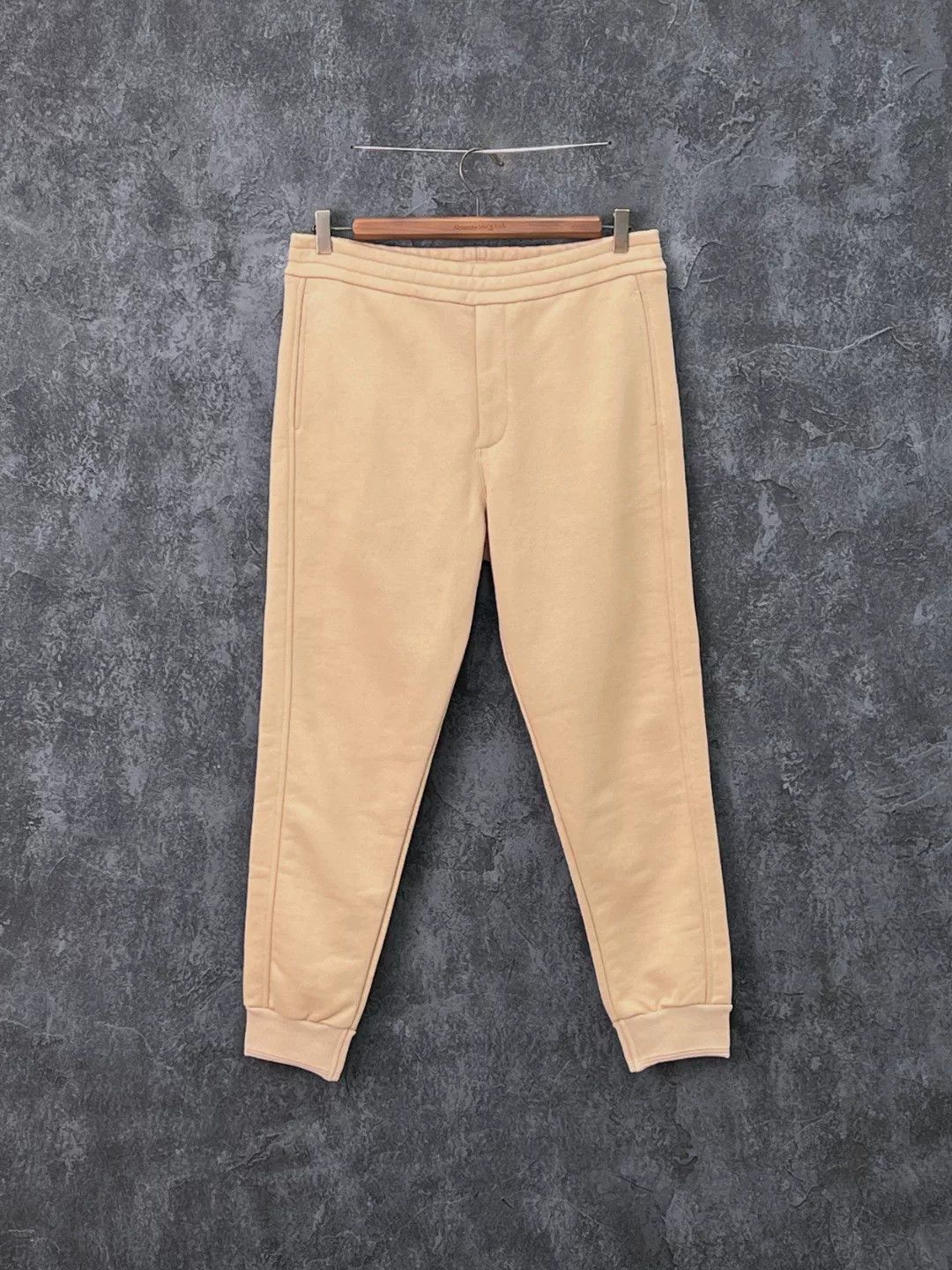 Alexander McQueen Alexander McQueen Cotton Beige Casual Pants 30 Men Size US 30 / EU 46 - 1 Thumbnail