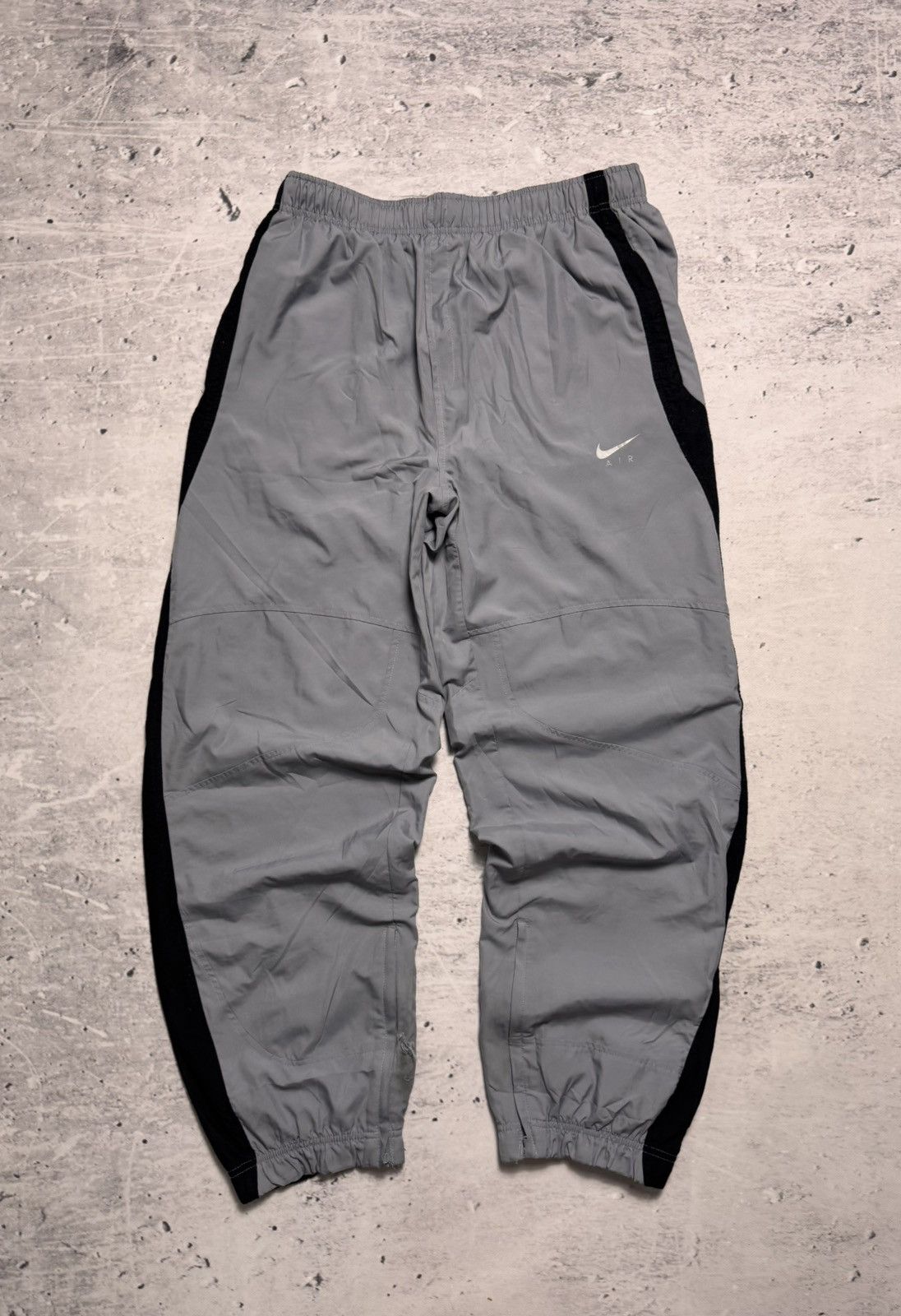 Nike × Vintage NIKE AIR VINTAGE BASIC LOGO OVERSIZE BAGGY PANTS Size US 34 / EU 50 - 1 Thumbnail