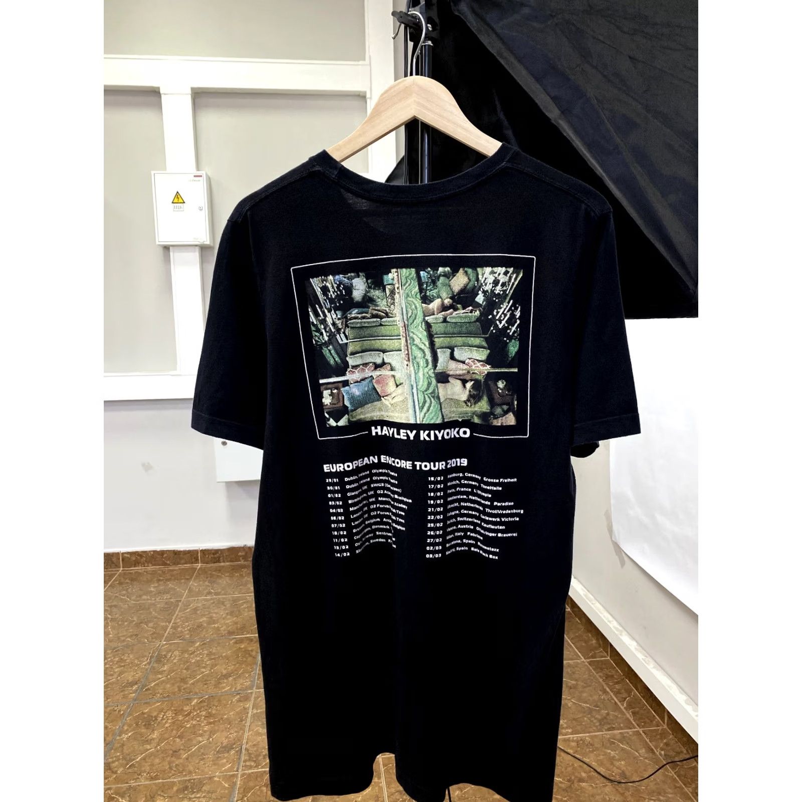 Gildan Hayley Kiyoko American Sexy girl t-shirt rare retro Y2K hype L black Mens T-Shirt Size US L / EU 52-54 / 3 - 2 Thumbnail