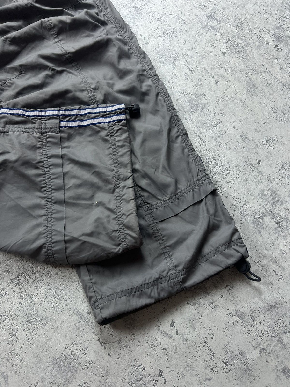 Adidas 90s Adidas Retro Logo Vintage Gorpcore Parachute Nylon Pants Size US 32 / EU 48 - 6 Thumbnail