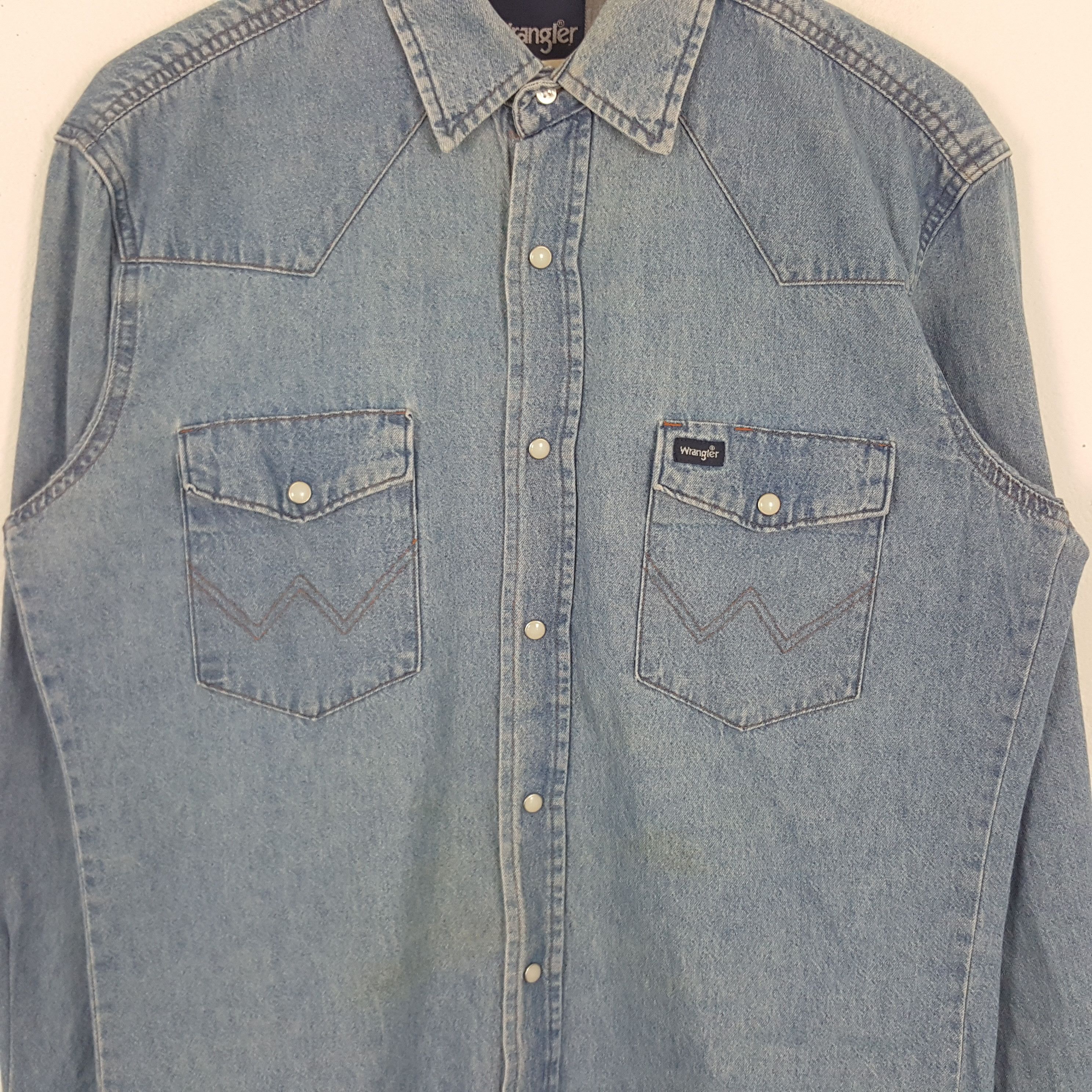 Vintage × Wrangler Vintage Wrangler American Retro Style Denim Shirt Button Up Size US L / EU 52-54 / 3 - 2 Thumbnail