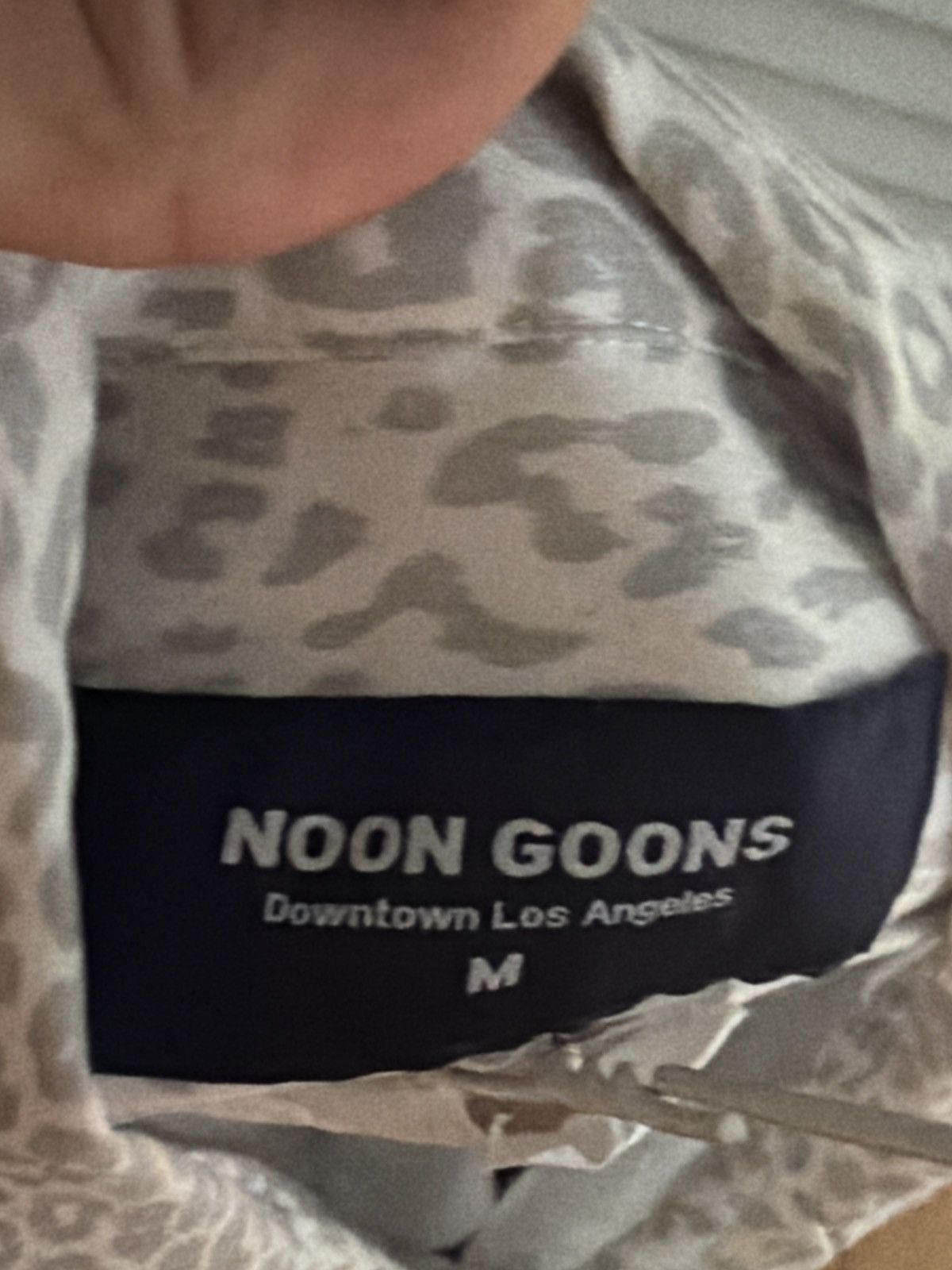 Noon Goons Noon goons rayon leopard button up shirt medium Size US M / EU 48-50 / 2 - 3 Thumbnail