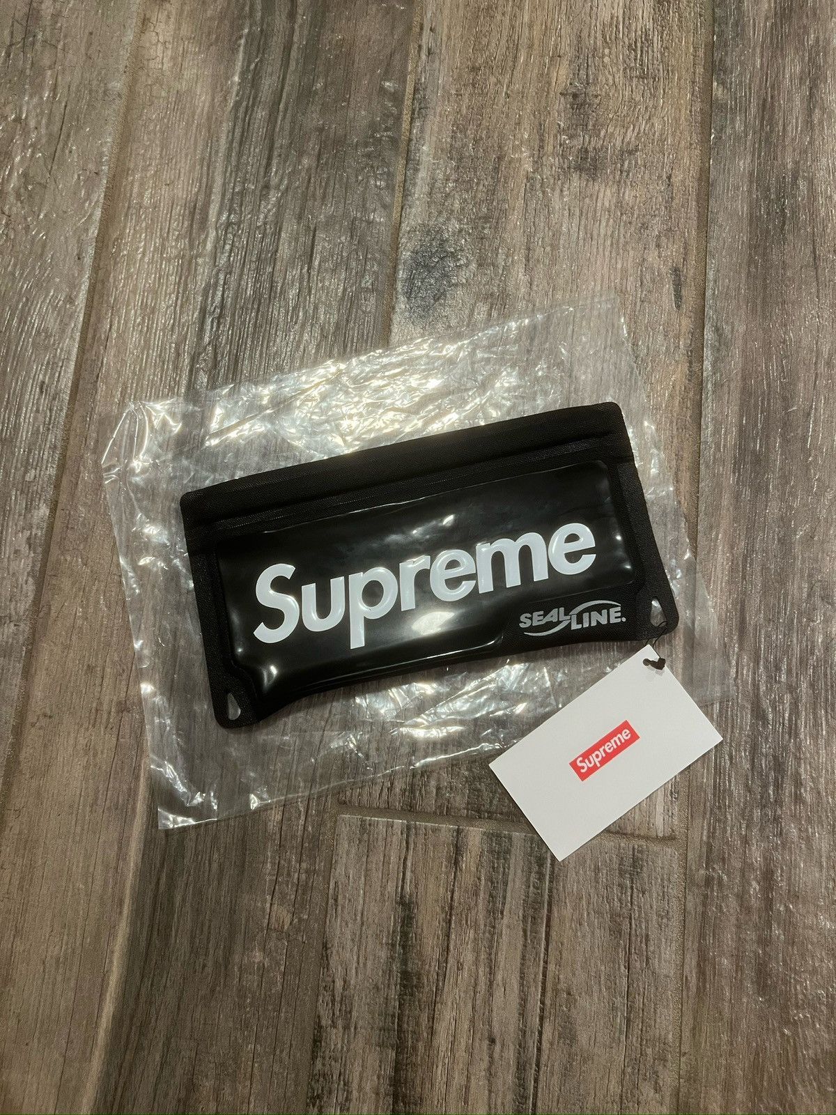 Supreme Supreme 2020 sealine waterproof case Size ONE SIZE - 1 Thumbnail