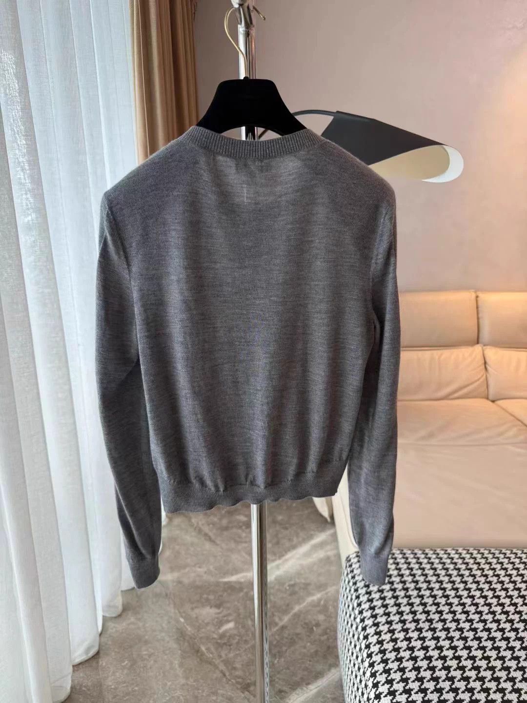 Chanel Chanel 26P Gray Cashmere Cardigan 38 Jennie New With Tags Size S / US 4 / IT 40 - 5 Thumbnail