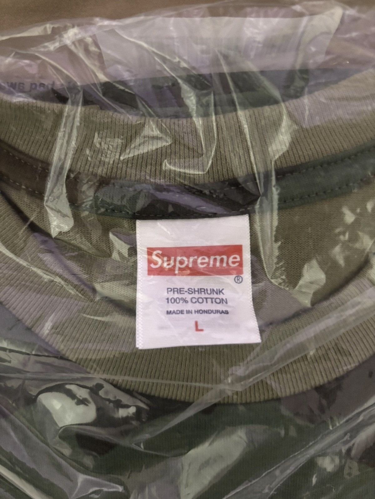 Playboi Carti Supreme x Playboi carti t shirt size large (camo) Size US L / EU 52-54 / 3 - 4 Thumbnail