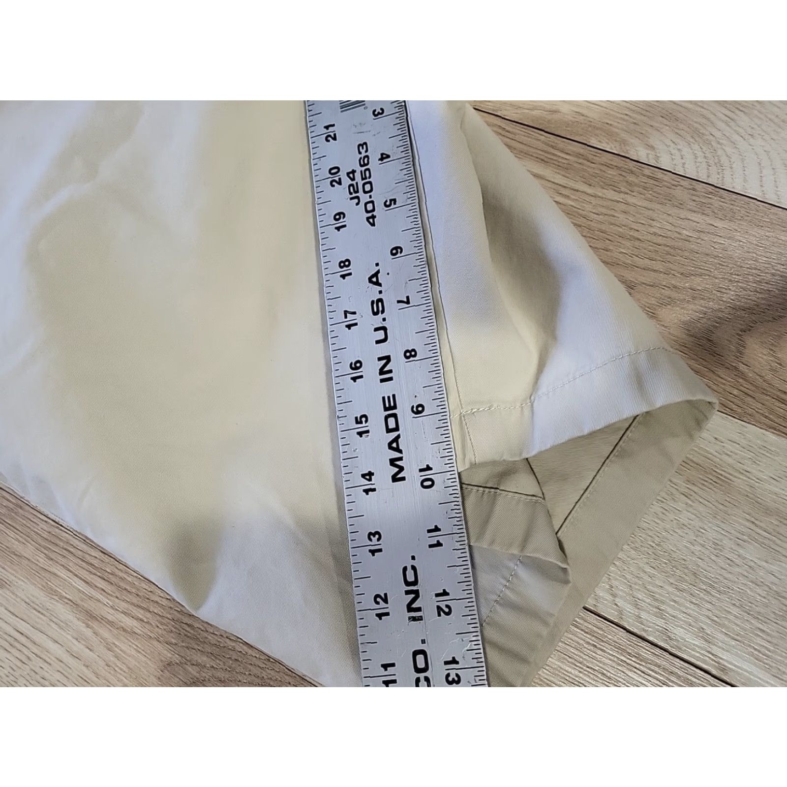 Cutter & Buck Cutter & Buck Golf Shorts Beige 40 Regular Cotton Flat Front Men Size US 40 / EU 56 - 2 Thumbnail