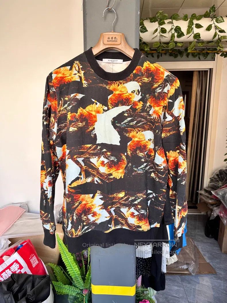 Givenchy Givenchy Flame Printed Full Print Hoodie Size US S / EU 44-46 / 1 - 1 Thumbnail