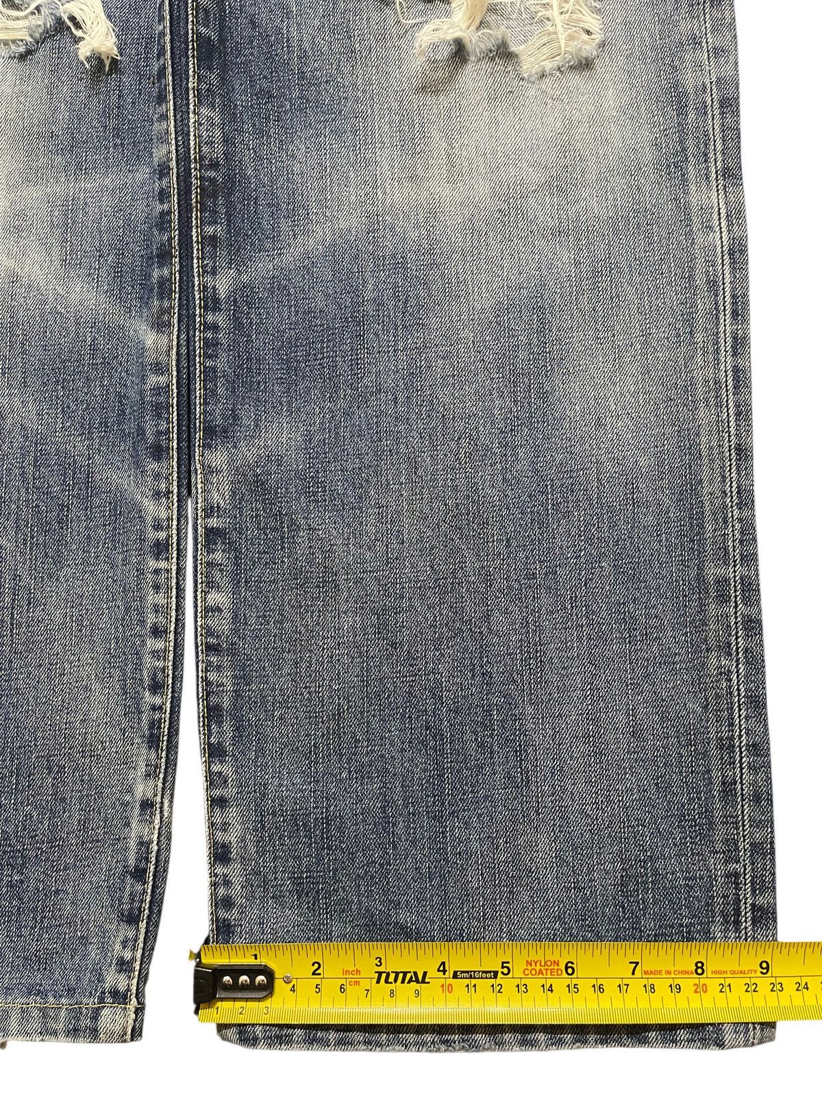 Uniqlo Vintage Uniqlo Blue Faded Wash Distressed Destroy Baggy Jean Size US 36 / EU 52 - 16 Thumbnail