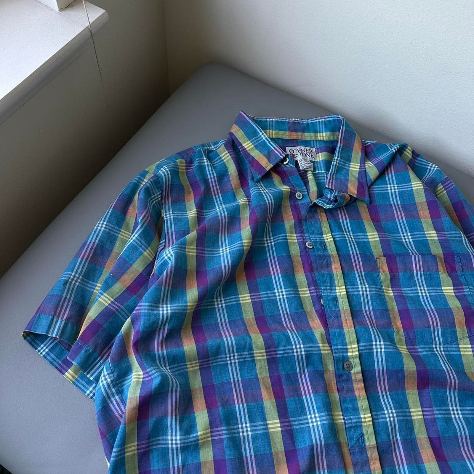 Vintage Beautiful Vintage 80s White Plaid ButtonUp ShortSleeve Shirt Size US L / EU 52-54 / 3 - 4 Thumbnail