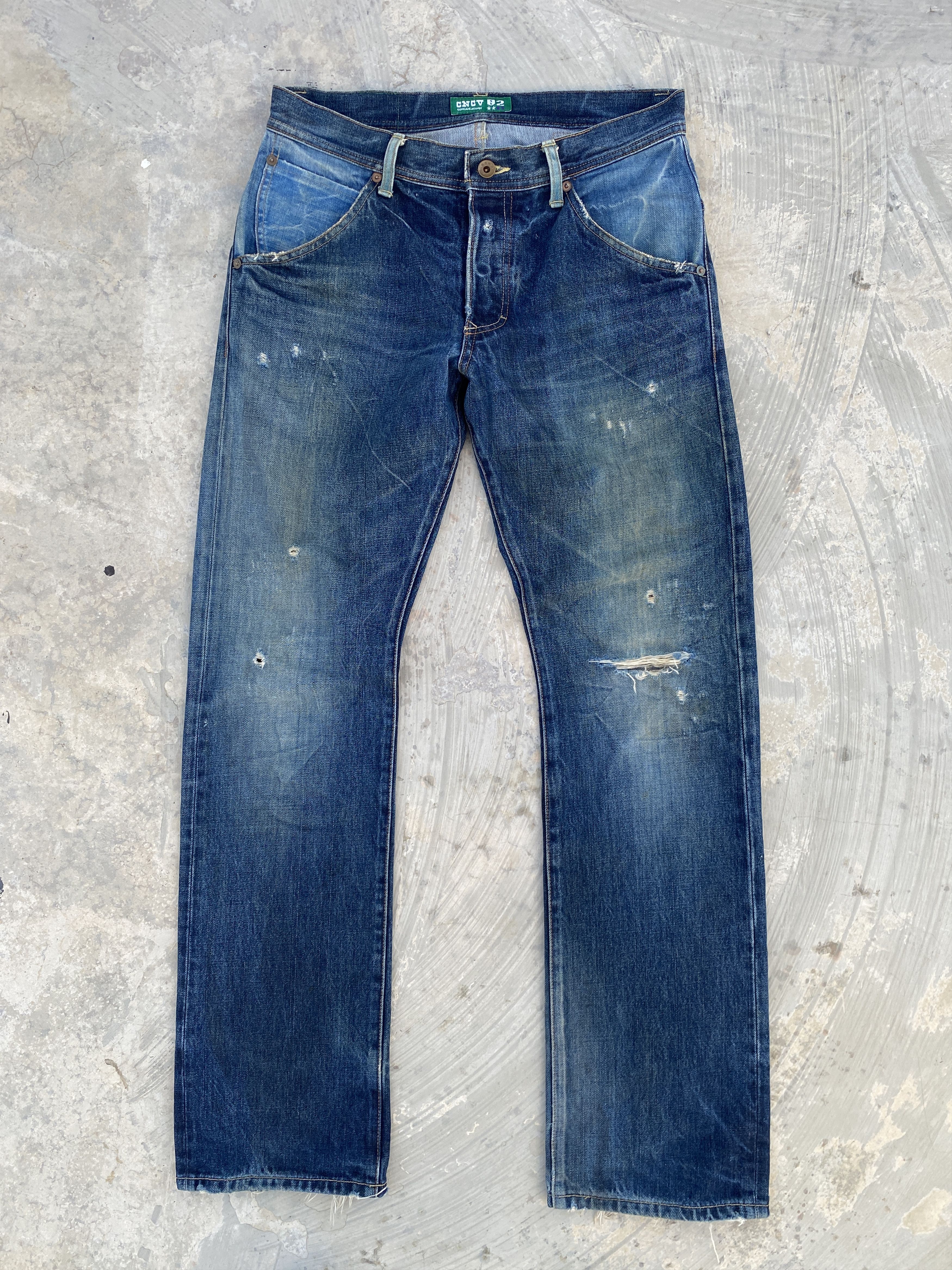 Concave Attempt Distressed Jeans