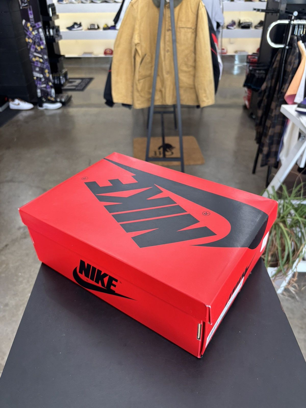 Jordan Brand Jordan 1 Retro High ‘85 Black White (2023) Sz. 8.5 Size US 8.5 / EU 41-42 - 12 Thumbnail