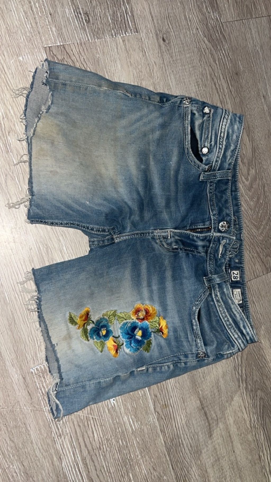Miss Me Women's Miss Me Blue Jean Shorts with Floral Size 28 Size 28" / US 6 / IT 42 - 1 Thumbnail