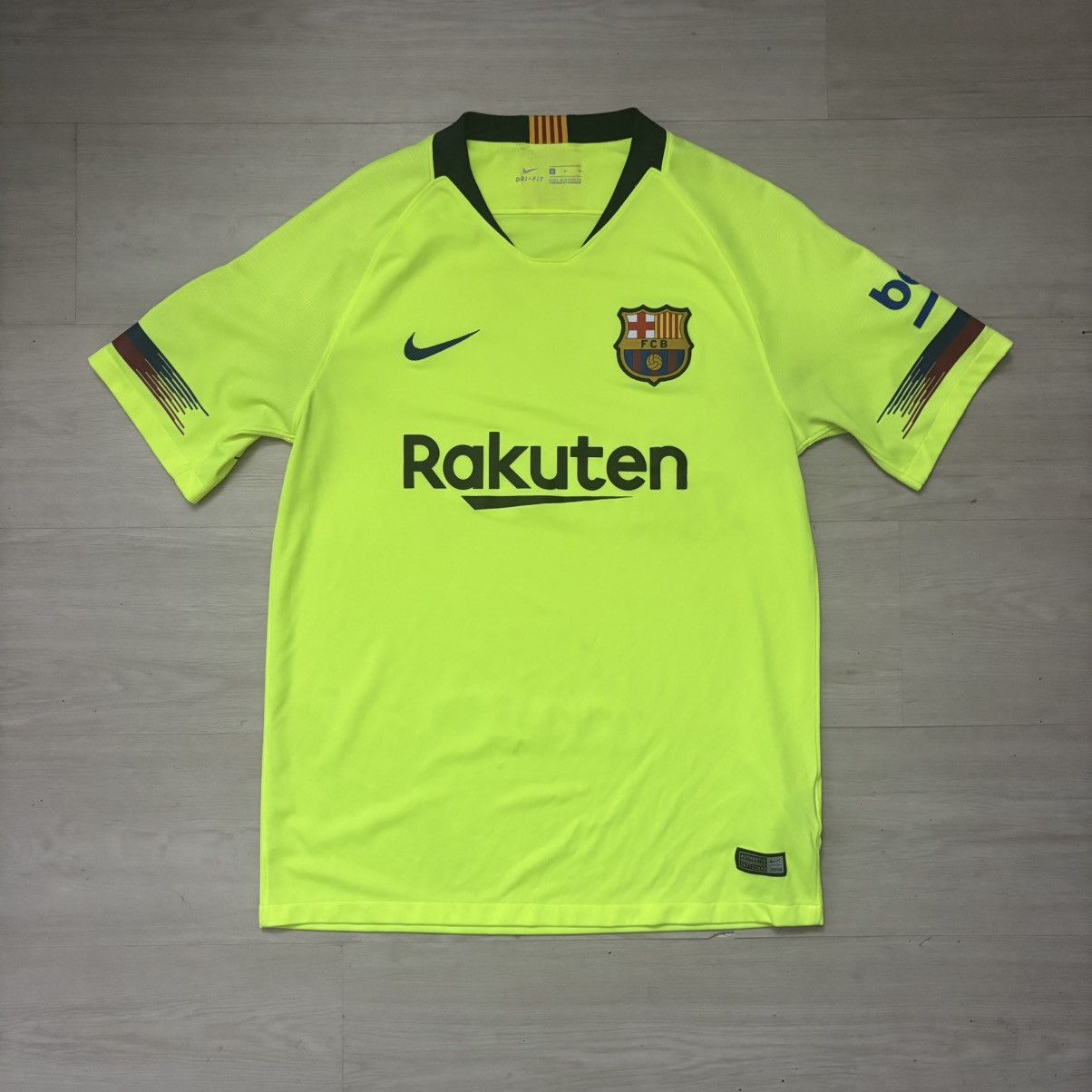 Nike Nike FC Barcelona 18/19 Third Kit Size US M / EU 48-50 / 2 - 1 Thumbnail