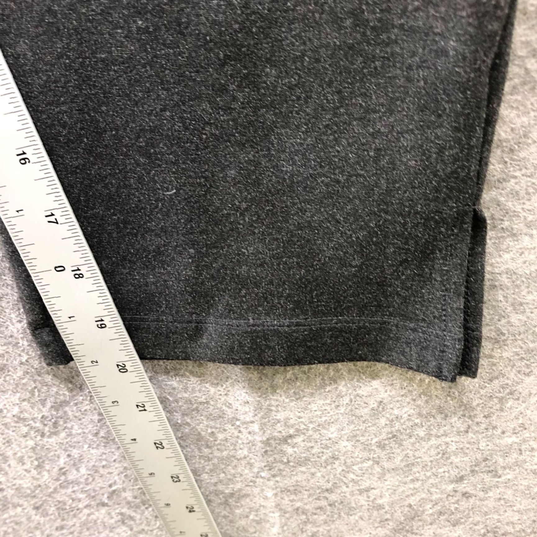Vintage Tapata Pull On Capri Pants Womens L Gray Inseam 20.5" Ponte Stretchy Capris Flat Front Silk? Size 36" / US 14 / IT 50 - 7 Thumbnail