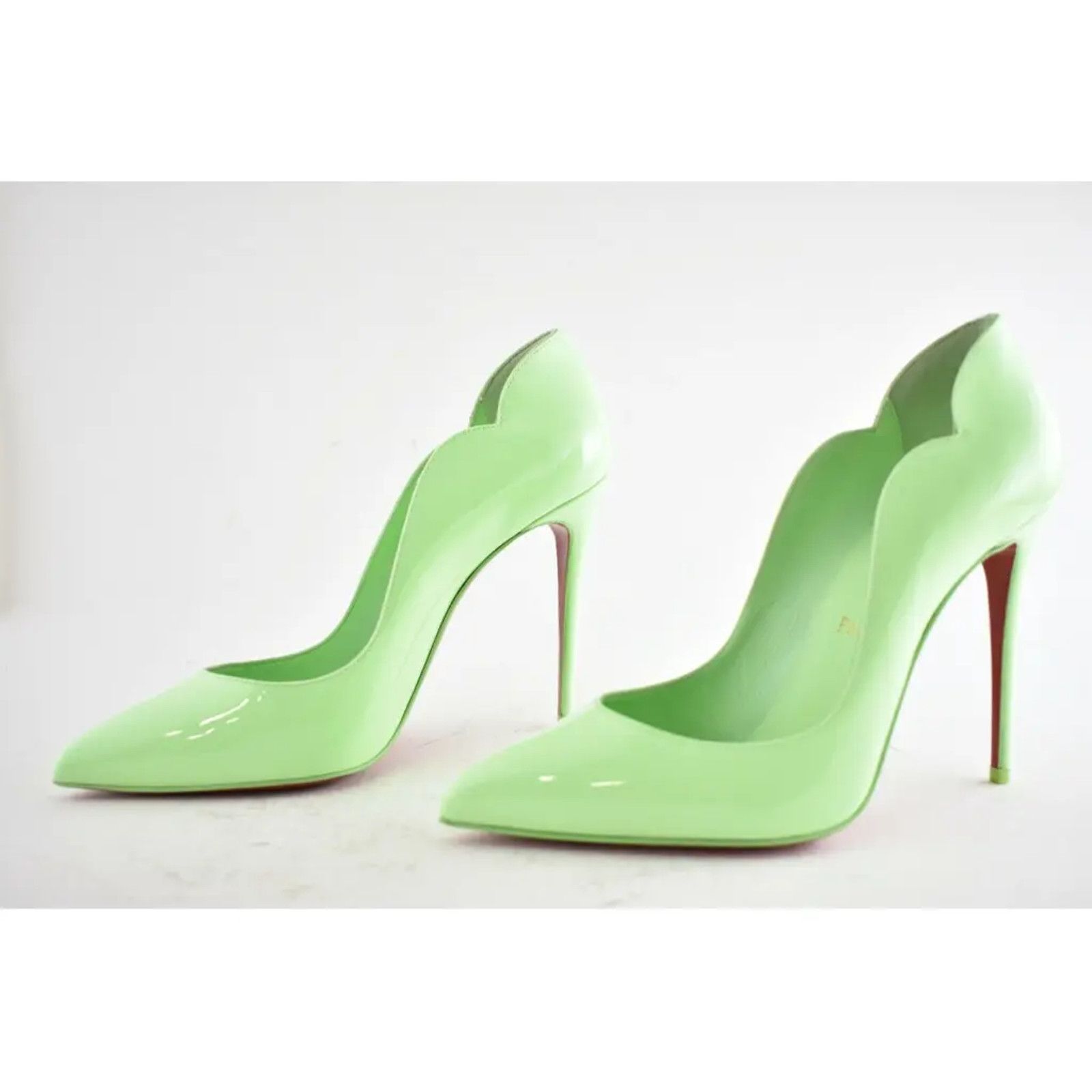 Christian Louboutin Hot Chick 100 Tropique Green Patent Leather Heel Pump 39 Size US 9 / IT 39 - 9 Thumbnail