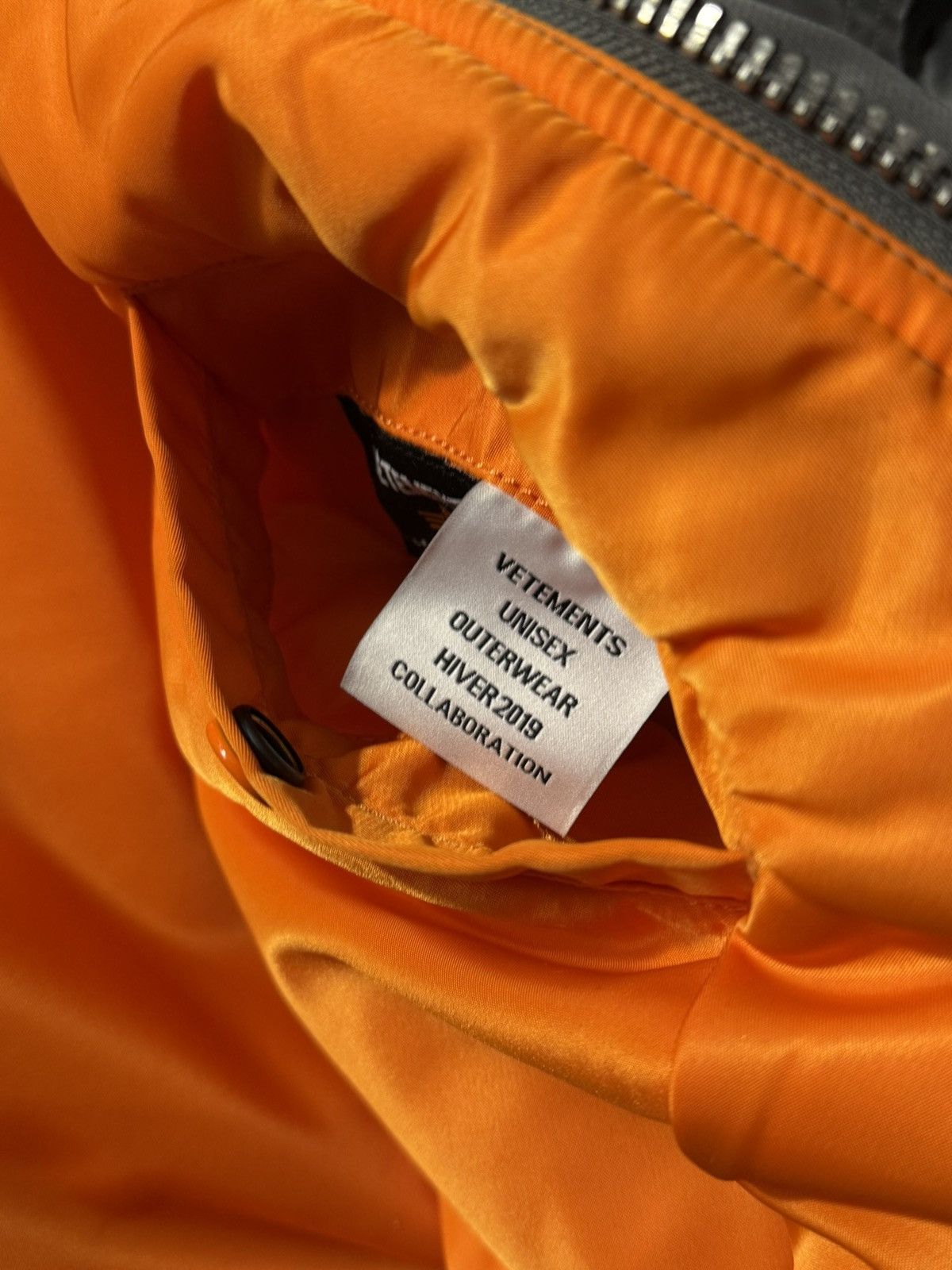 Vetements Vetements AW19 “tribal” reconstructed alpha bomber jacket Size US S / EU 44-46 / 1 - 6 Thumbnail