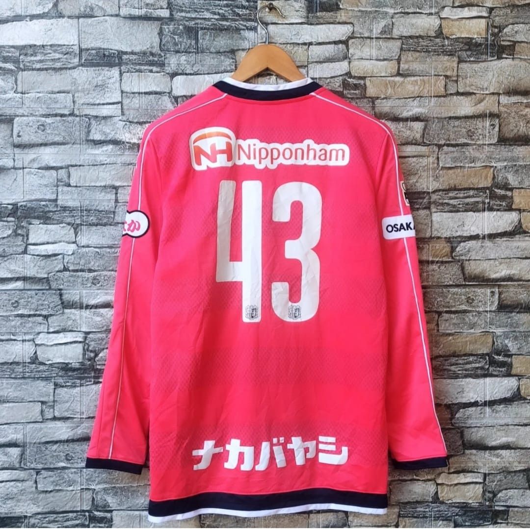 Puma 2016 CEREZO OSAKA HOME JERSEY Size US M / EU 48-50 / 2 - 2 Thumbnail