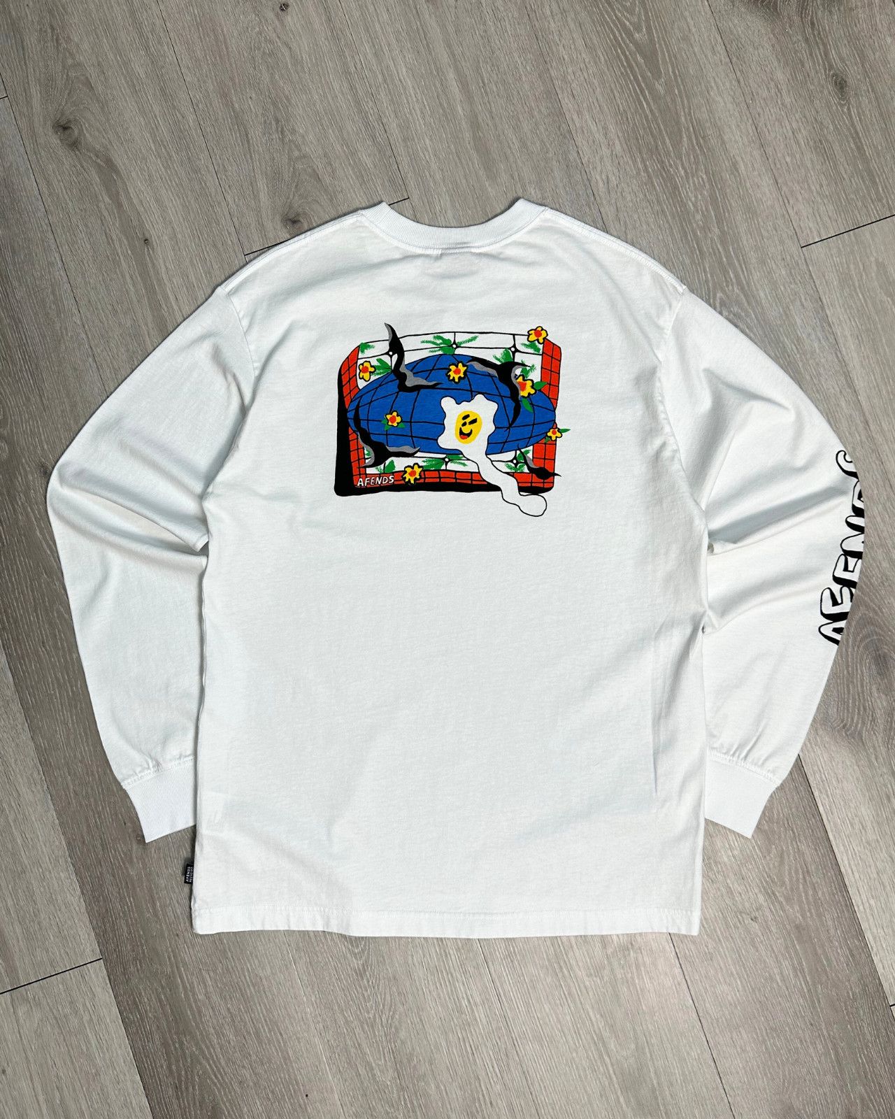 Afends BNWT Afends - Globe - Recycled Long Sleeve Tee - Size Medium Size US M / EU 48-50 / 2 - 1 Thumbnail