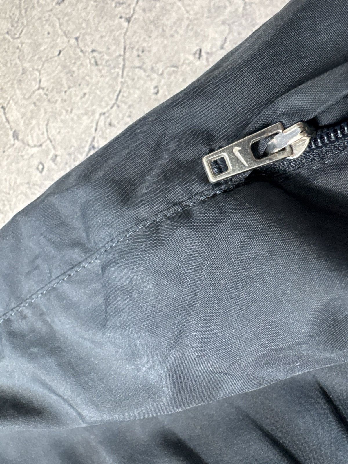 Nike Nike Nylon Track Pants Baggy Drill Y2K Swoosh Hype Vintage Size US 36 / EU 52 - 12 Thumbnail