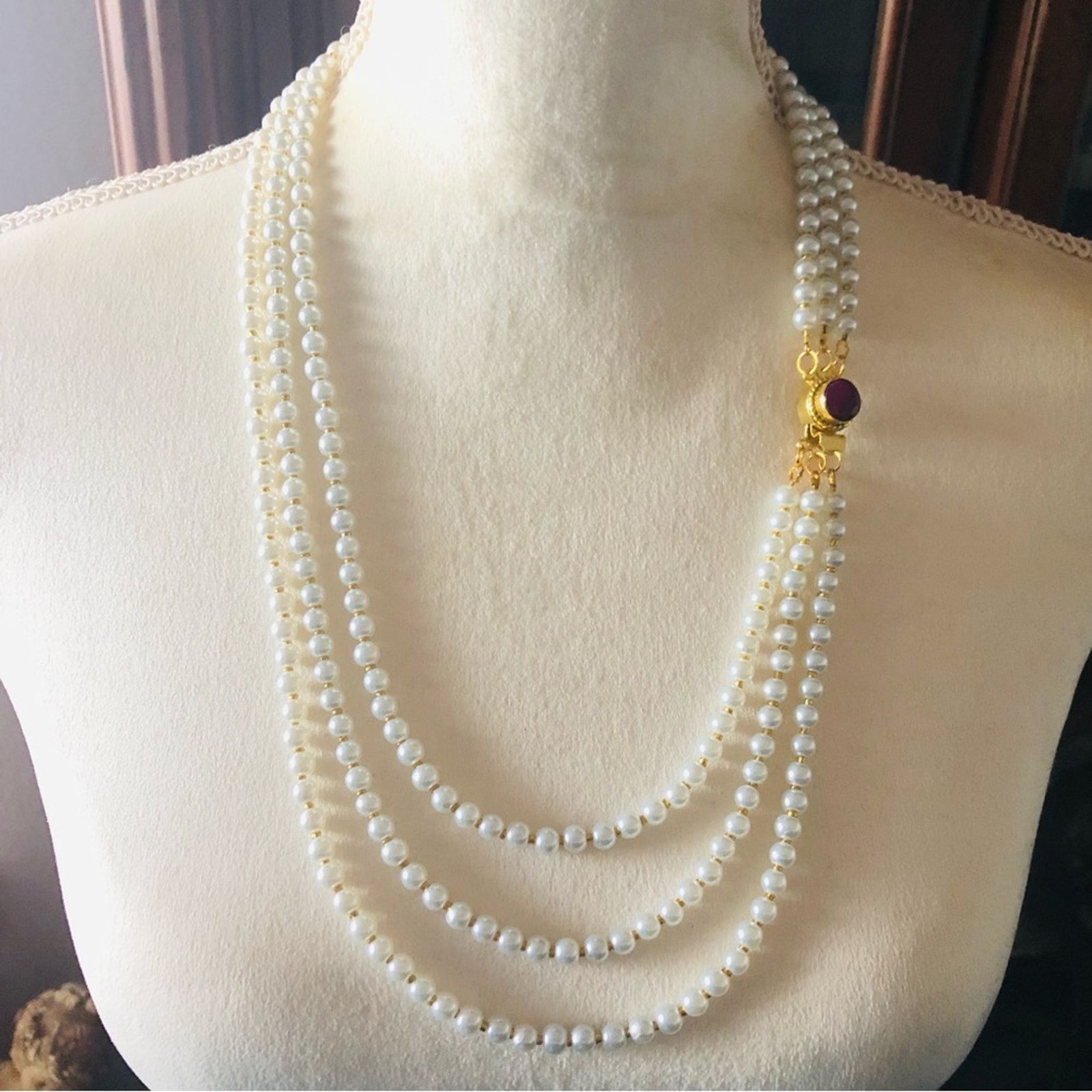 Handmade Handcrafted triple strand pearl genuine ruby clasp necklace Size ONE SIZE - 2 Thumbnail