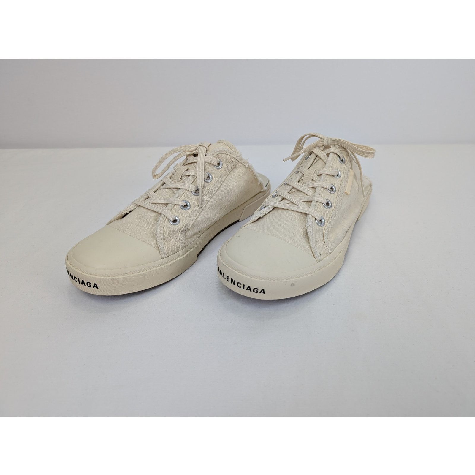 Balenciaga o1rshd1 Mule Destroyed Rubber Sole Paris Mule in White Size US 10 / EU 43 - 9 Thumbnail