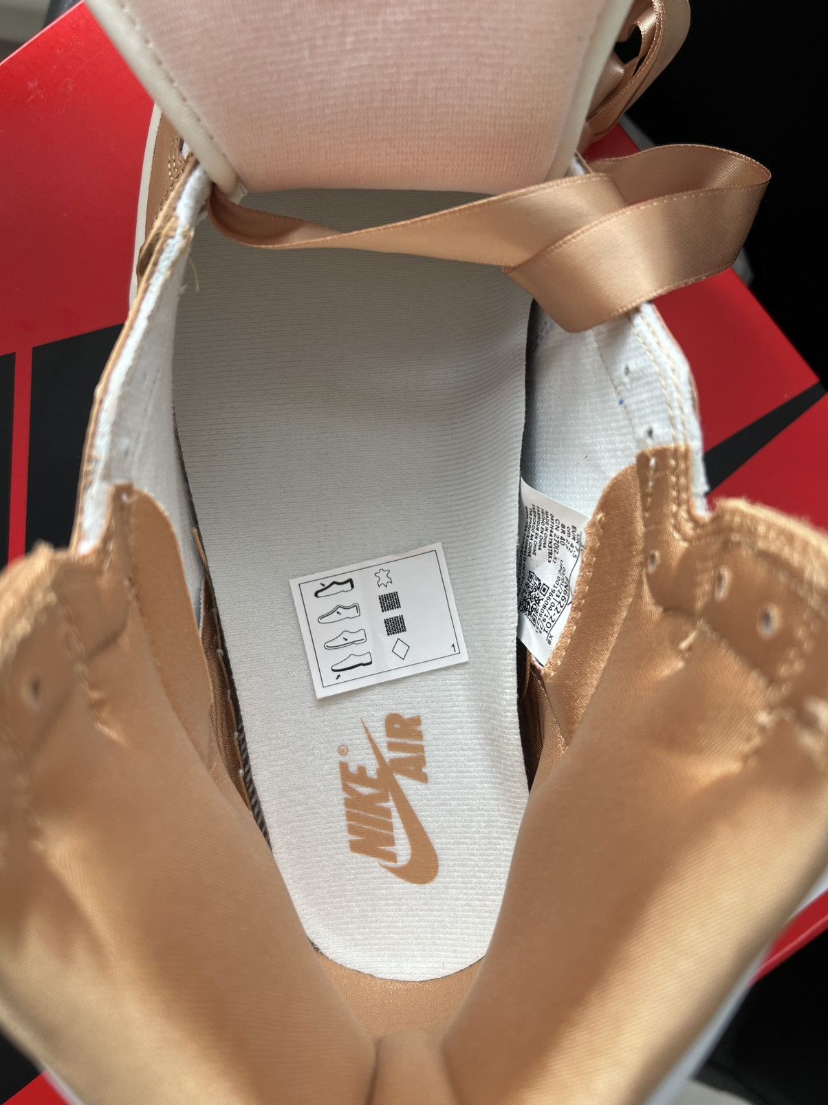 Jordan Brand × Nike Nike Air Jordan 1 High Retro OG Praline Size US 11 / IT 41 - 5 Thumbnail