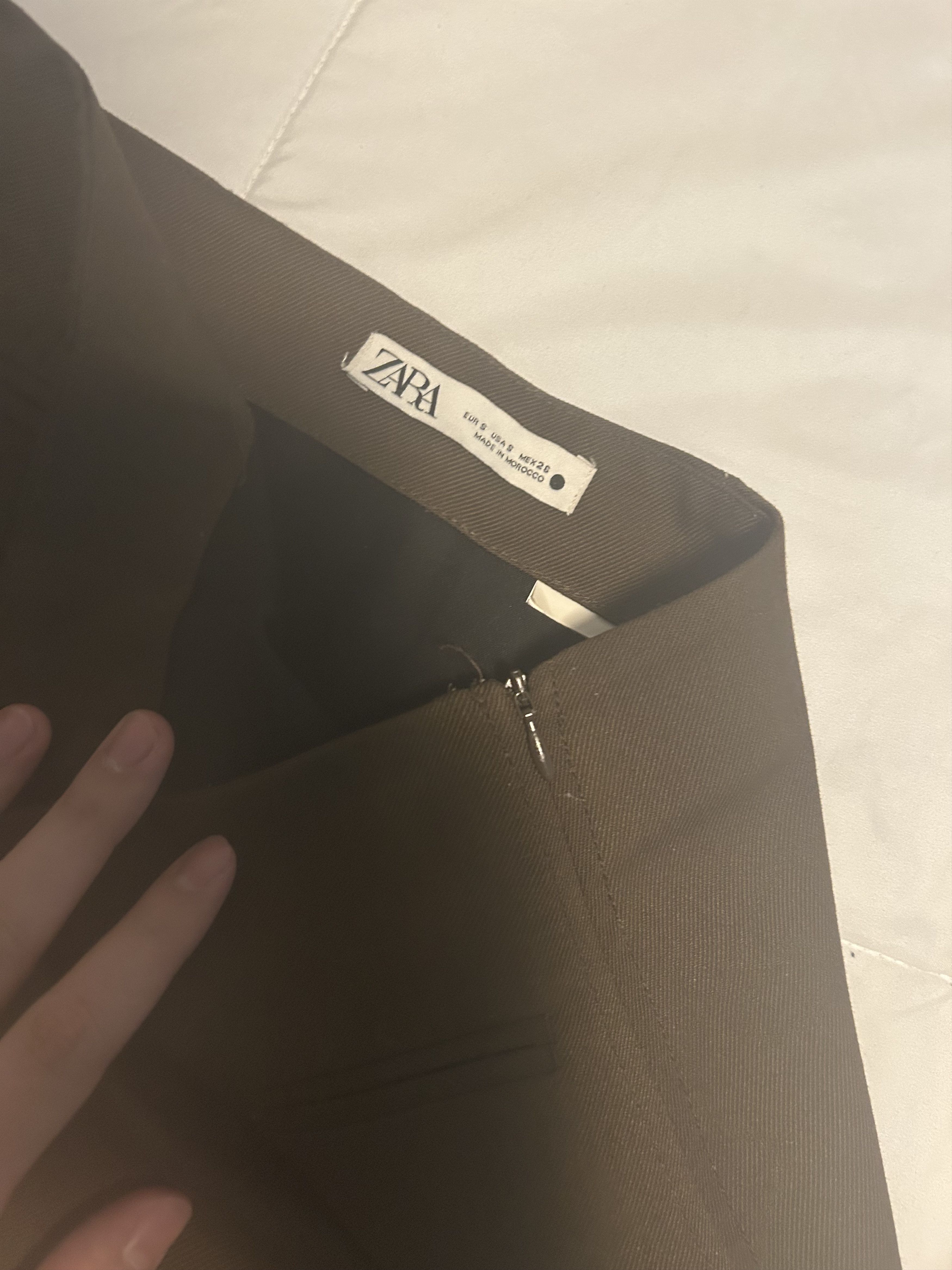 Zara ZARA Mini Skirt in brown with a Trapezoid Slit Size 27" / US 4 / IT 40 - 3 Thumbnail