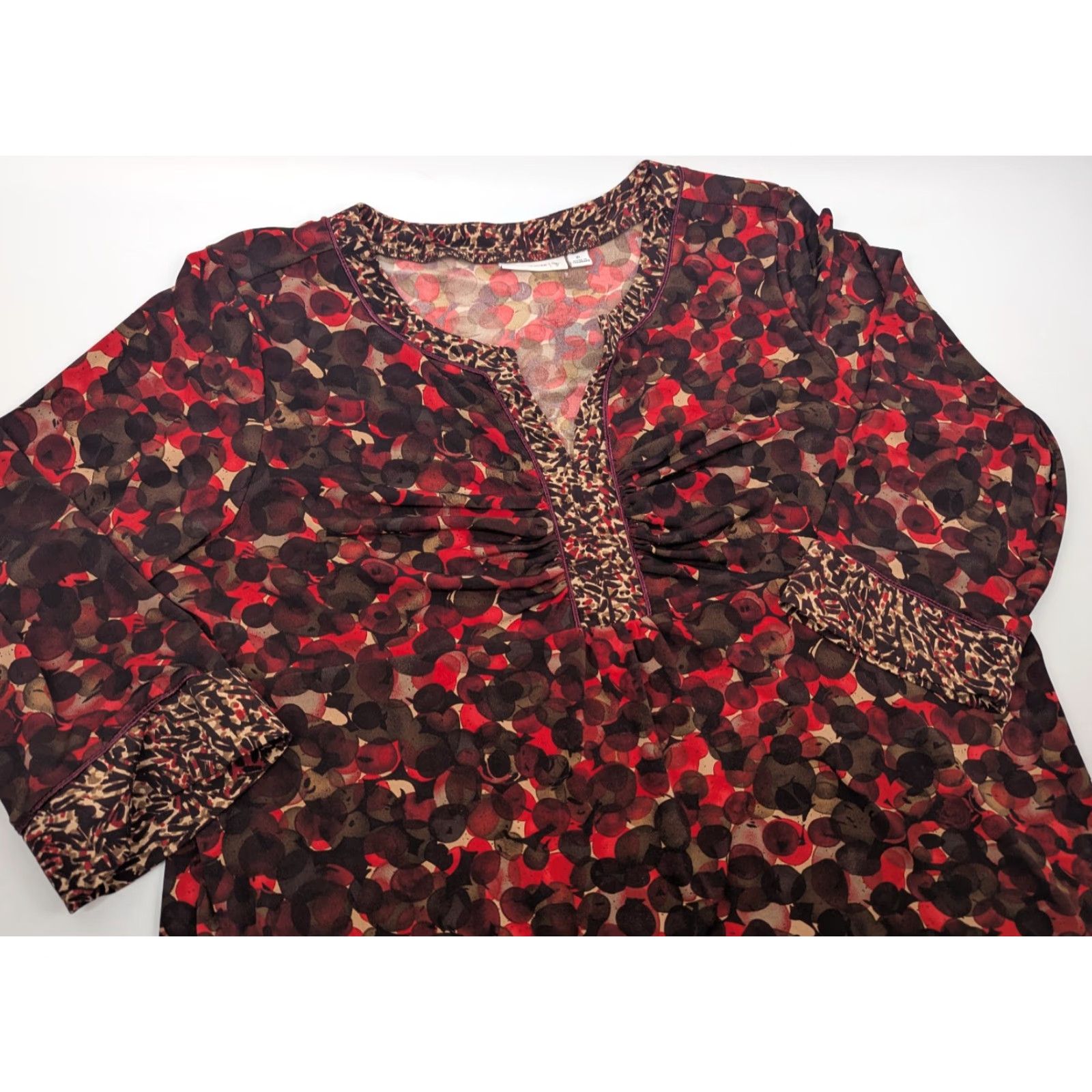 Vintage Susan Graver Red Liquid Knit Printed Top Ruched Neckline A91328 XL Tunic Blouse 3/4 Sleeve Solid Knit Polyester Spandex Classic Womens Size XL / US 12-14 / IT 48-50 - 2 Thumbnail